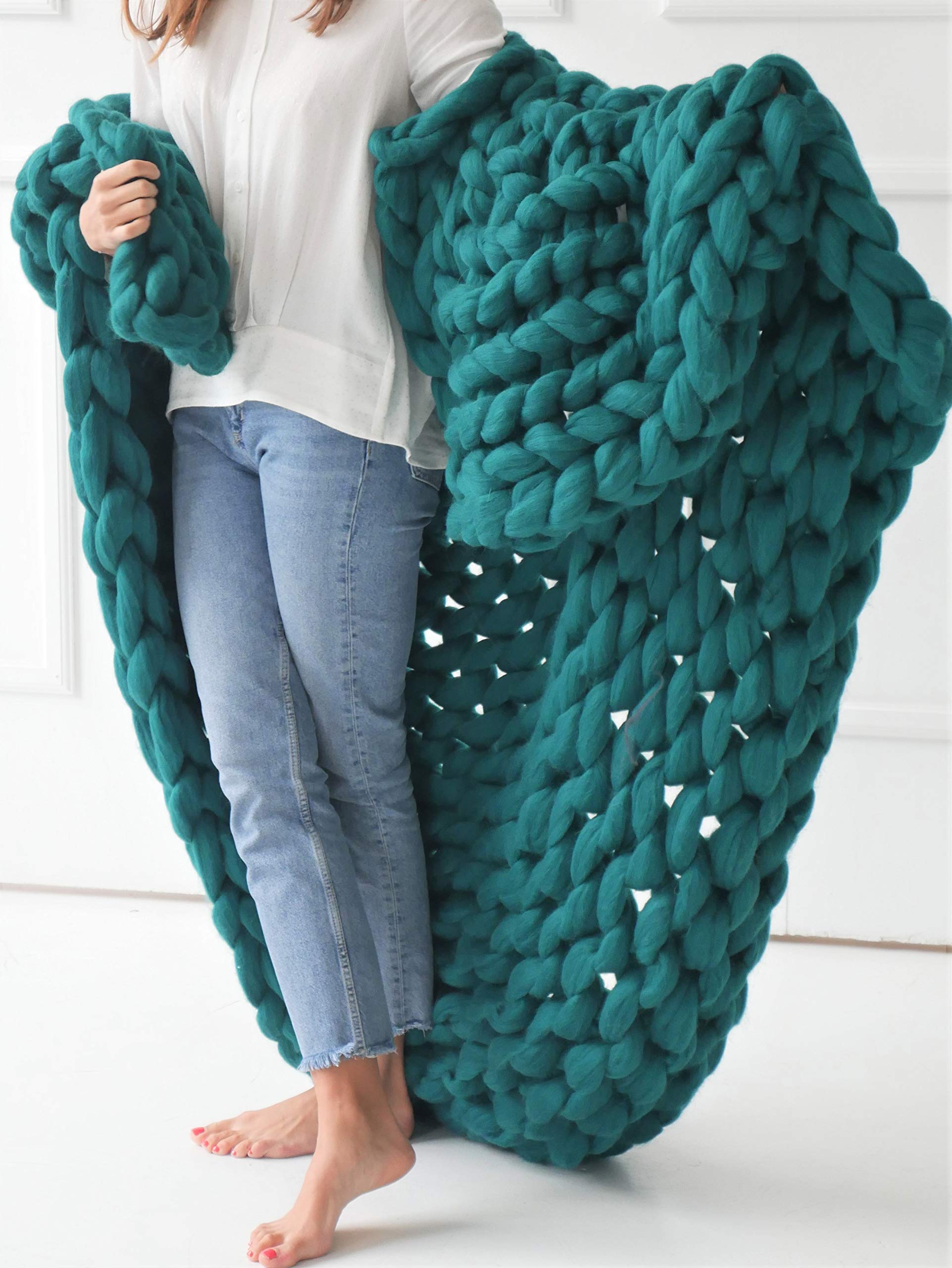 Chunky Knit Throw Blanket - 100% Merino Wool by Woolexperts | Ultra Soft & Warm Winter Blanket for Living Room, Bedroom & Cozy Home Decor