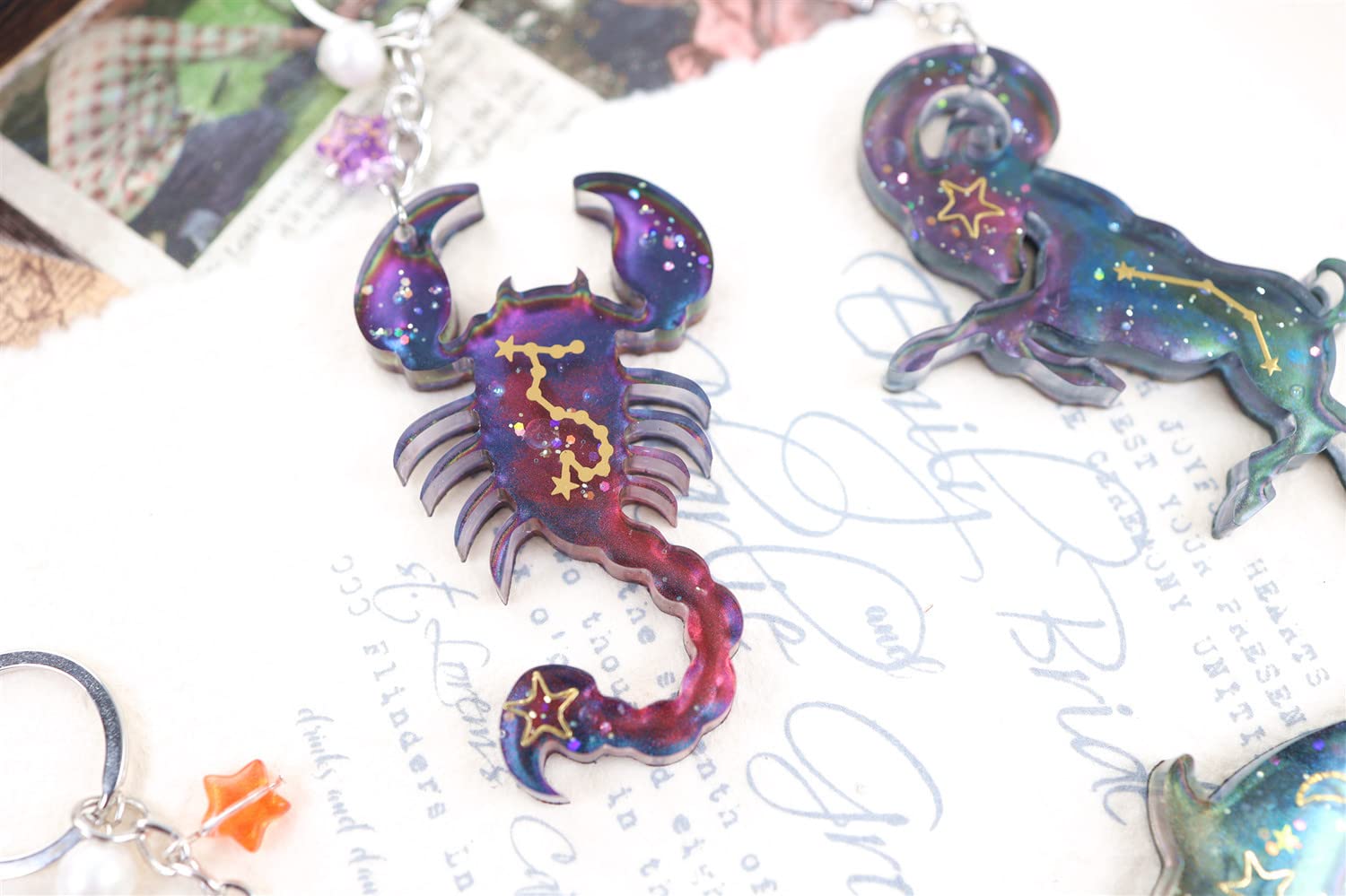 12 Zodiac Constellation Silicone Keychain Molds - DIY Resin Jewelry Making Kit for Necklace, Earrings & Pendants (Gold/Silver) - Perfect for Crafting Unique Gifts & Personalized Accessories