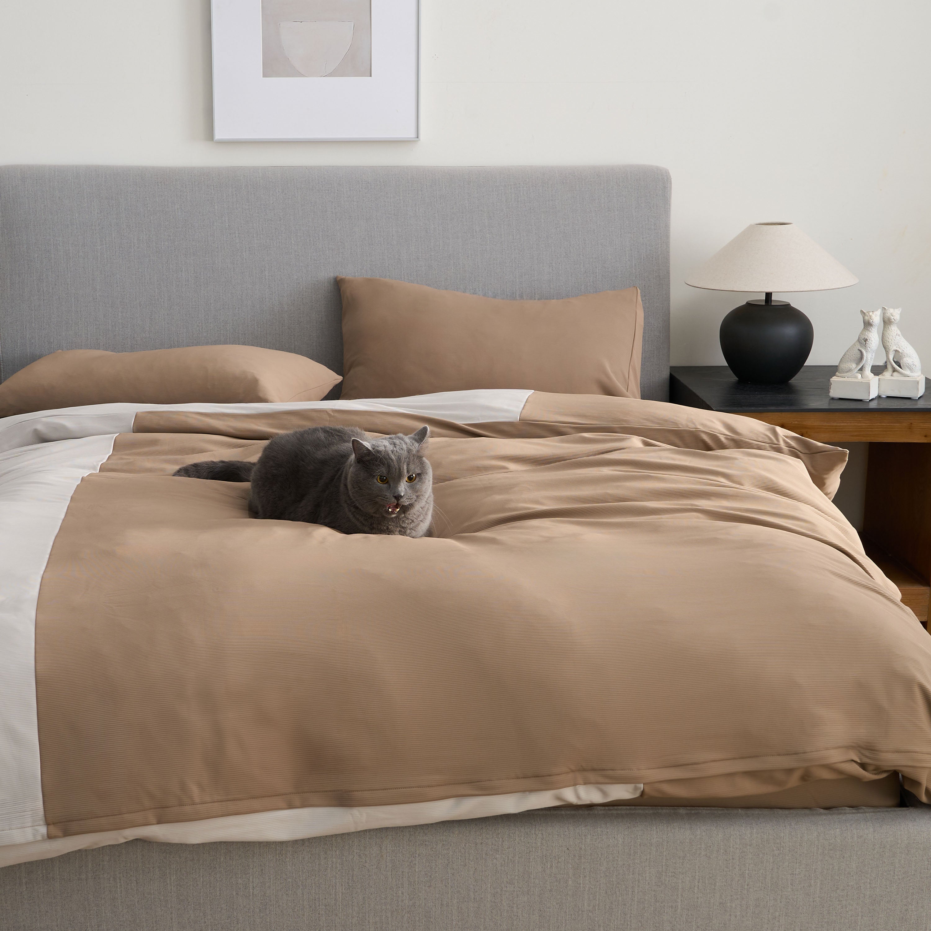 Premium High-Tech Fabric Duvet Cover Set - Anti-Pet Hair & Hypoallergenic for Dog & Cat Owners - Perfect for Allergy Sufferers & Pet-Friendly Homes