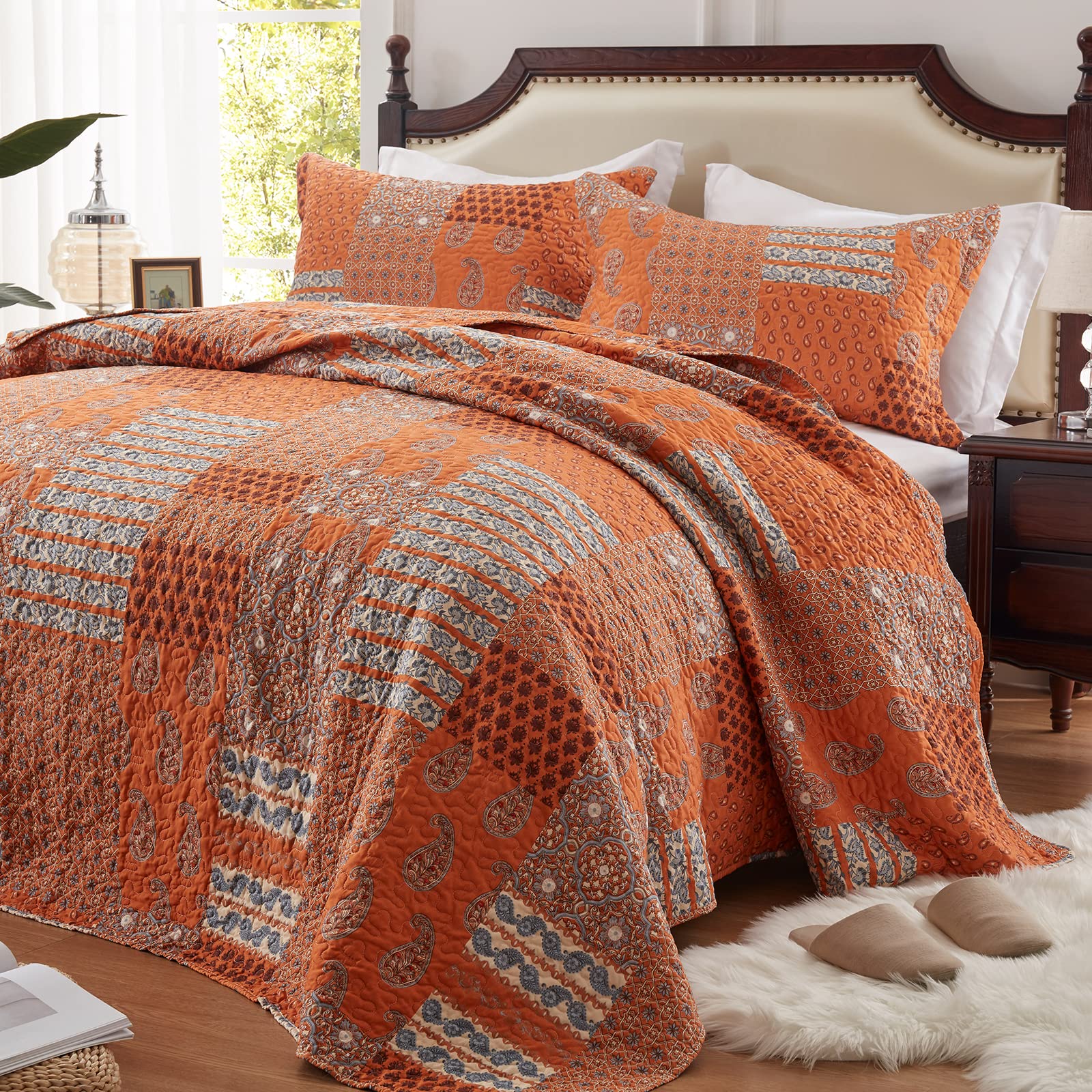 LEAONME King Size 3 Piece Quilt Set - Lightweight Microfiber Bedspread Coverlet & Comforter (98x106 Inch) for All Seasons | Paisley Burnt Orange/Rust Design | Includes 1 Quilt & 2 Pillow Shams | Perfect for Master Bedroom, Guest Room & Cozy Home Decor