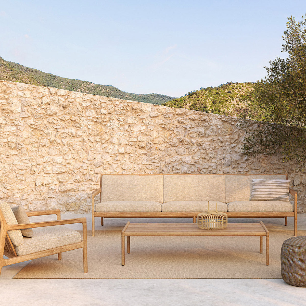 Premium Outdoor Fabric 4-Seater Sofa with Teak Frame - Natural Color Weather-Resistant Patio Furniture for Garden, Poolside & Backyard Relaxation