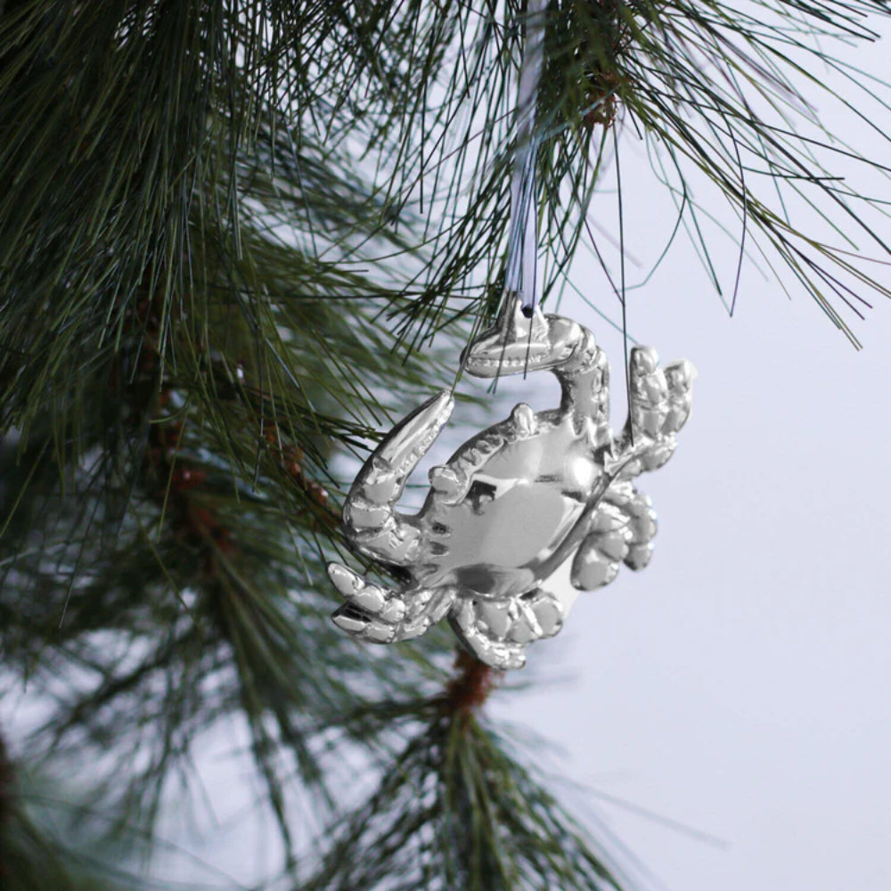 Beatriz Ball Holiday Crab Ornament - Handcrafted Glass Christmas Tree Decoration - Perfect for Holiday Decor, Gift Giving & Coastal Themed Parties