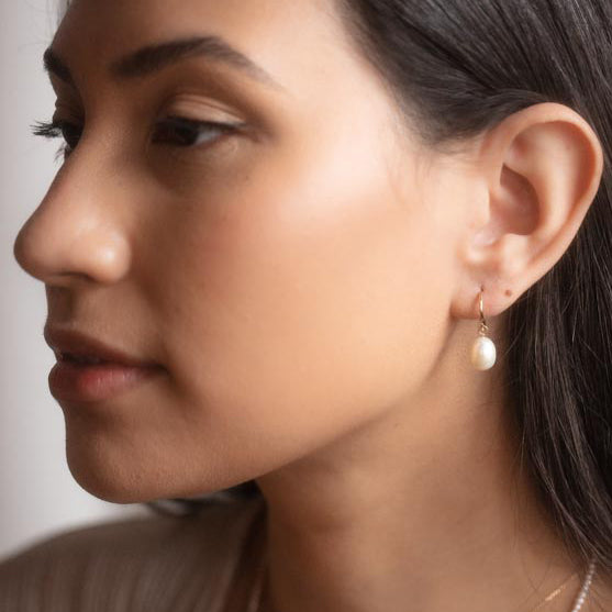 Solid Gold Elegant Pearl Huggie Earrings for Women - Dainty & Stylish Hoop Earrings for Everyday Wear, Gift Giving & Special Occasions