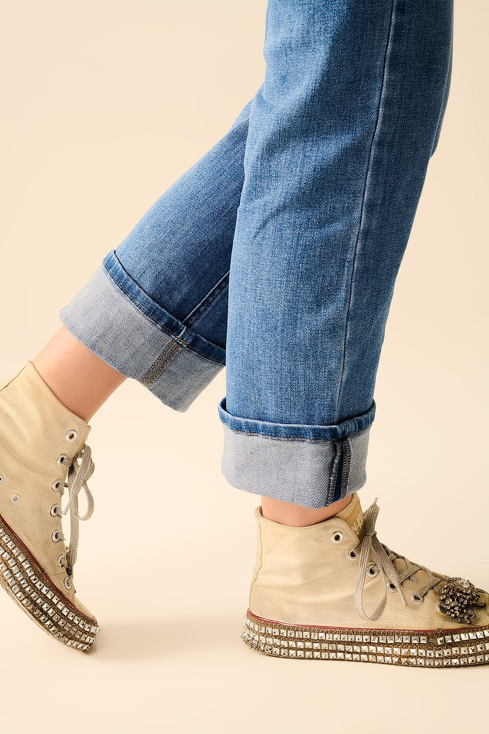 Stretch Denim Jeans with Straight Hem in Medium Wash - Perfect for Casual Wear, Office Outfits & Everyday Comfort