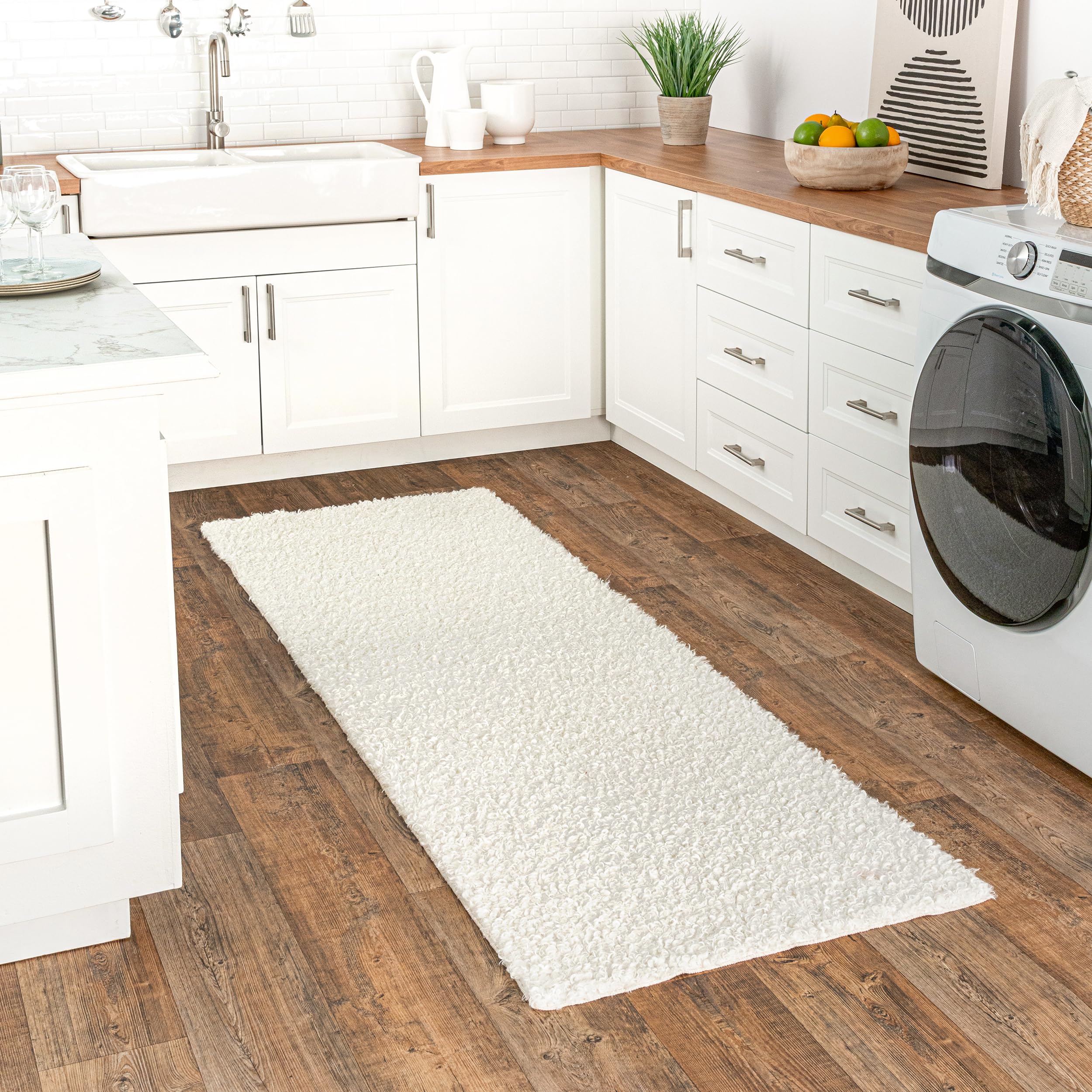 nuLOOM Marlow Washable Soft Shaggy Faux Sheepskin Runner Rug 2'6