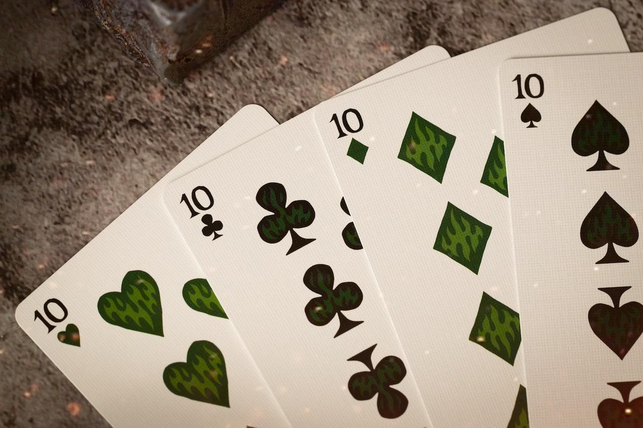Sacred Fire Playing Cards - Emerald Flare Edition | Premium Poker Cards for Magic Tricks, Cardistry & Game Nights | Perfect for Professional Magicians & Card Game Enthusiasts