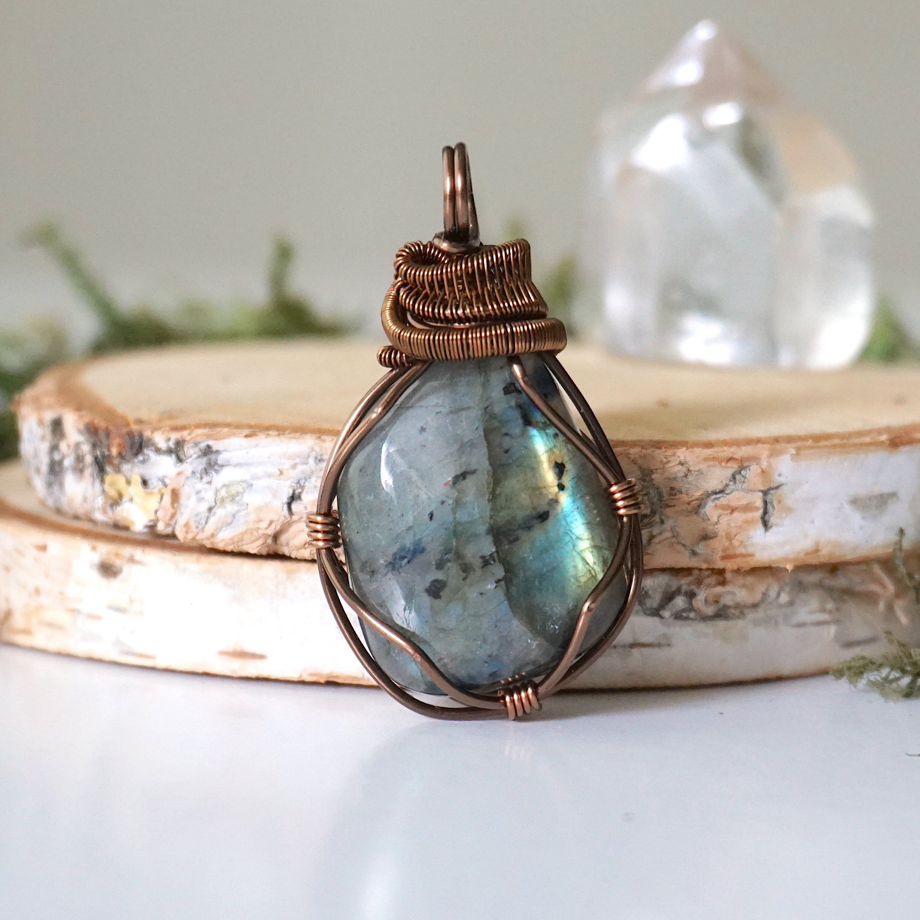 Handmade Labradorite Crystal Necklace in Antique Bronze - Healing Stone Jewelry for Women, Spiritual Protection & Positive Energy | Perfect for Meditation, Yoga & Everyday Wear