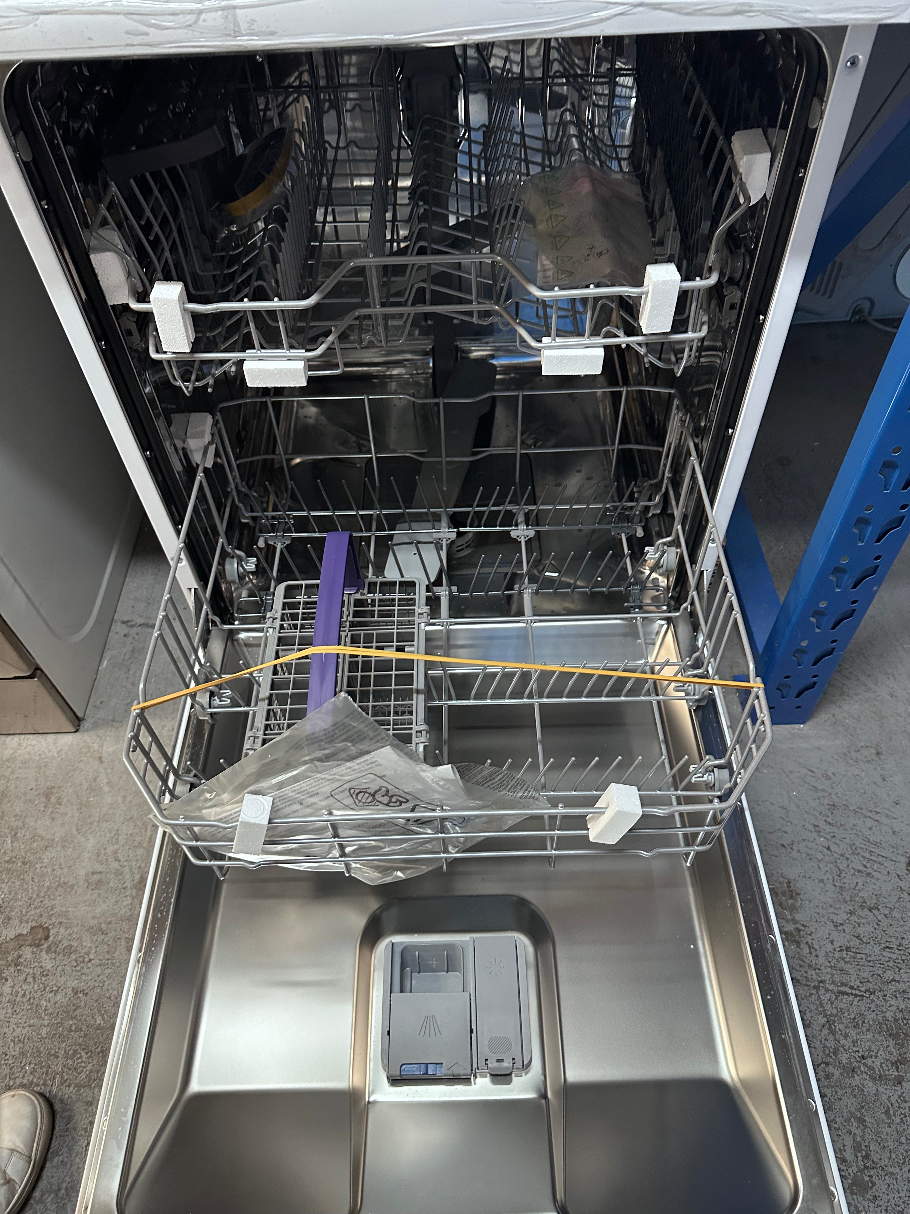 Beko BDFB1410W 14 Place Freestanding Dishwasher in White - Factory Second | Perfect for Small Kitchens, Apartments & Energy-Efficient Homes
