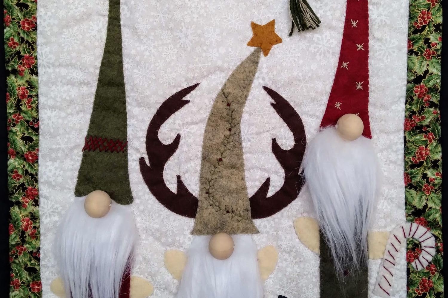 Rachel's of Greenfield Gnomes Wall Quilt Kit - 13