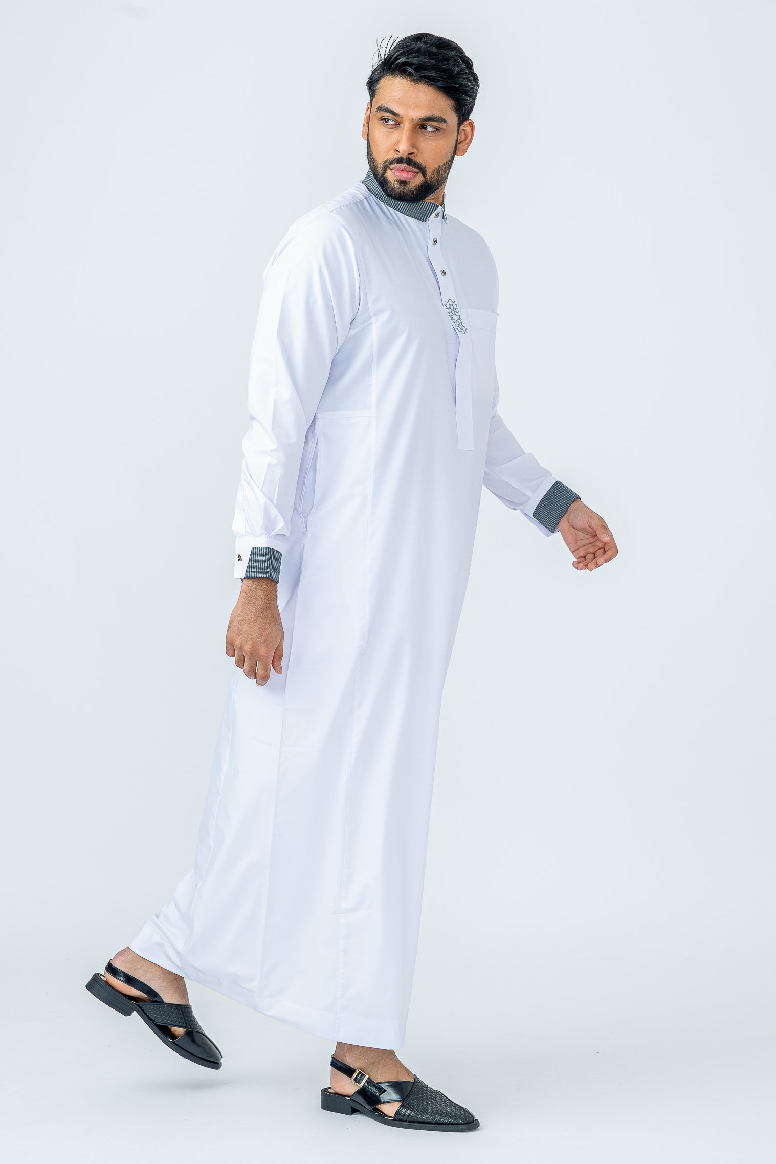D526 White Embroidered Thobe for Men - Traditional Islamic Robe with Elegant Embroidery - Perfect for Eid, Prayer, and Special Occasions