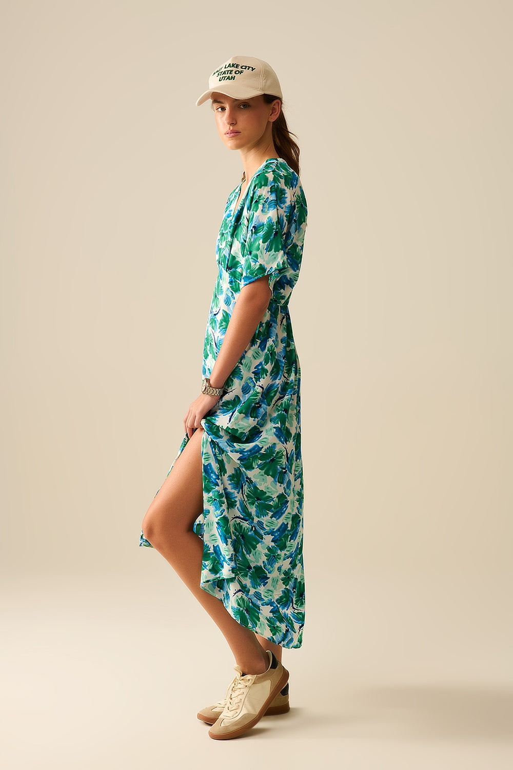 Floral Print Satin Maxi Robe with Dropped Sleeves - Elegant Loungewear for Women, Perfect for Relaxing at Home or Special Occasions