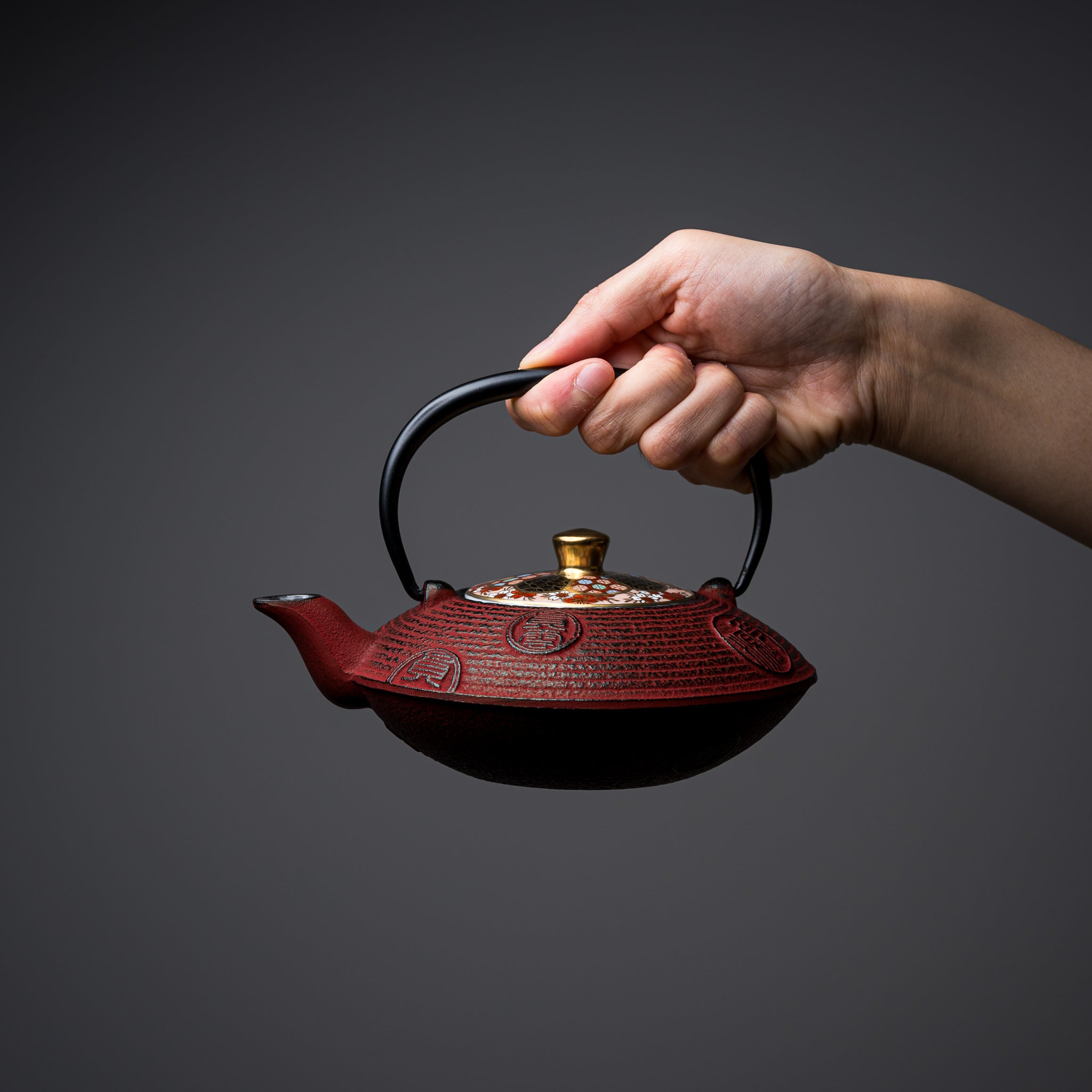 Authentic Japanese Kyo Kiyomizu Ware Cast Iron Teapot - 410ml Red Komon Pattern, Premium Nambu Ironware for Tea Brewing | Perfect for Home, Office & Traditional Tea Ceremonies