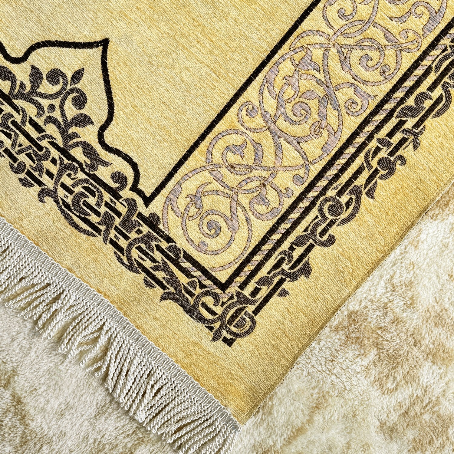 Premium Islamic Prayer Rug and Tasbih Beads Set - Soft Beige Prayer Mat with 33 Bead Counter - Perfect for Daily Salah, Ramadan, Eid Gifts & Home Decor