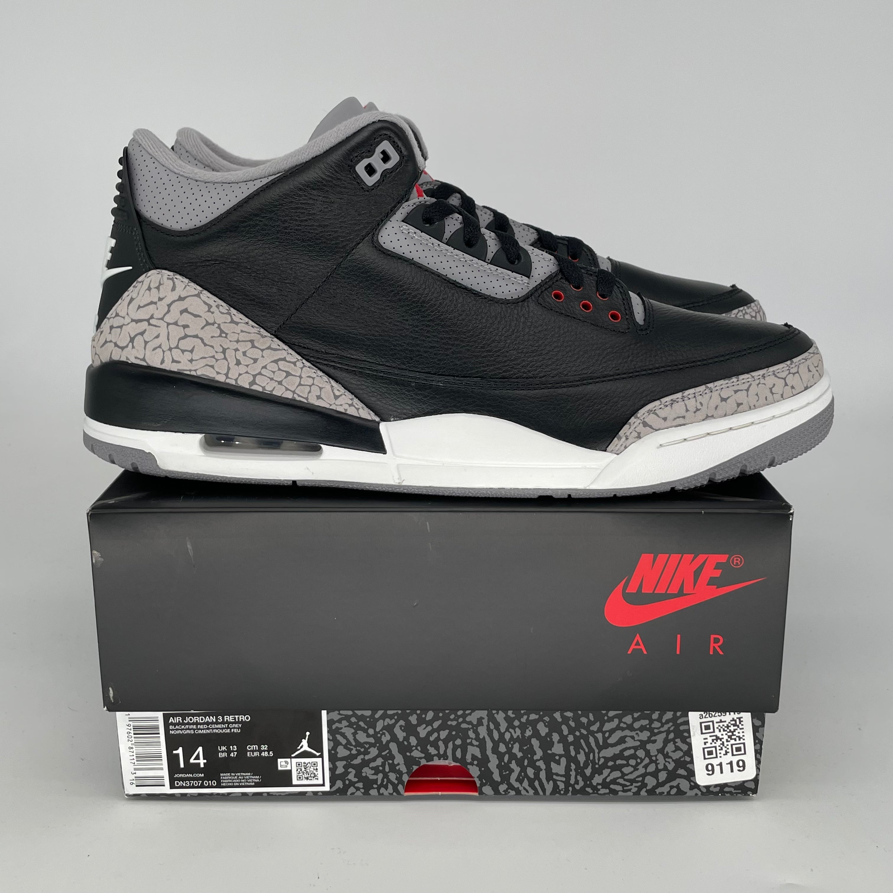 Original Title: AIR JORDAN 3 BLACK CEMENT SIZE 14 DN3707 010   Optimized Title: **Air Jordan 3 Retro Black Cement Men's Basketball Shoes Size 14 (DN3707-010) - Perfect for Sneaker Collectors & Court Performance**