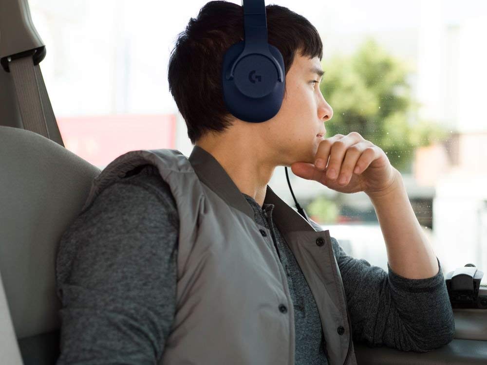 Logitech G433 7.1 Wired Gaming Headset with DTS Headphone:X 7.1 Surround Sound - Compatible with PC, PS4, PS4 Pro, Xbox One, Xbox One S & Nintendo Switch - Royal Blue (Renewed) - Perfect for Competitive Gaming & Immersive Audio Experience