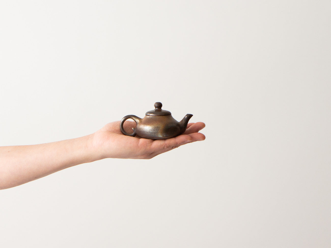Premium Handcrafted Bronze Teapot - Classic No.12 Design for Tea Lovers | Elegant Home Decor & Perfect Gift for Tea Ceremonies