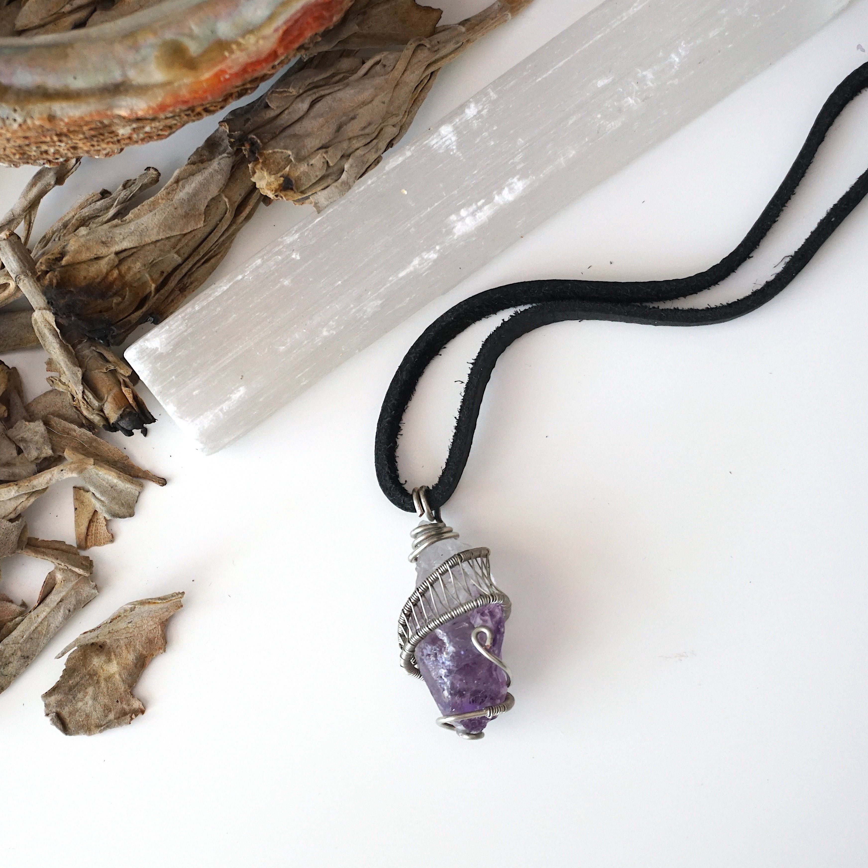 Natural Raw Amethyst Crystal Necklace for Women - Healing Stone Pendant Jewelry for Meditation, Yoga & Spiritual Protection