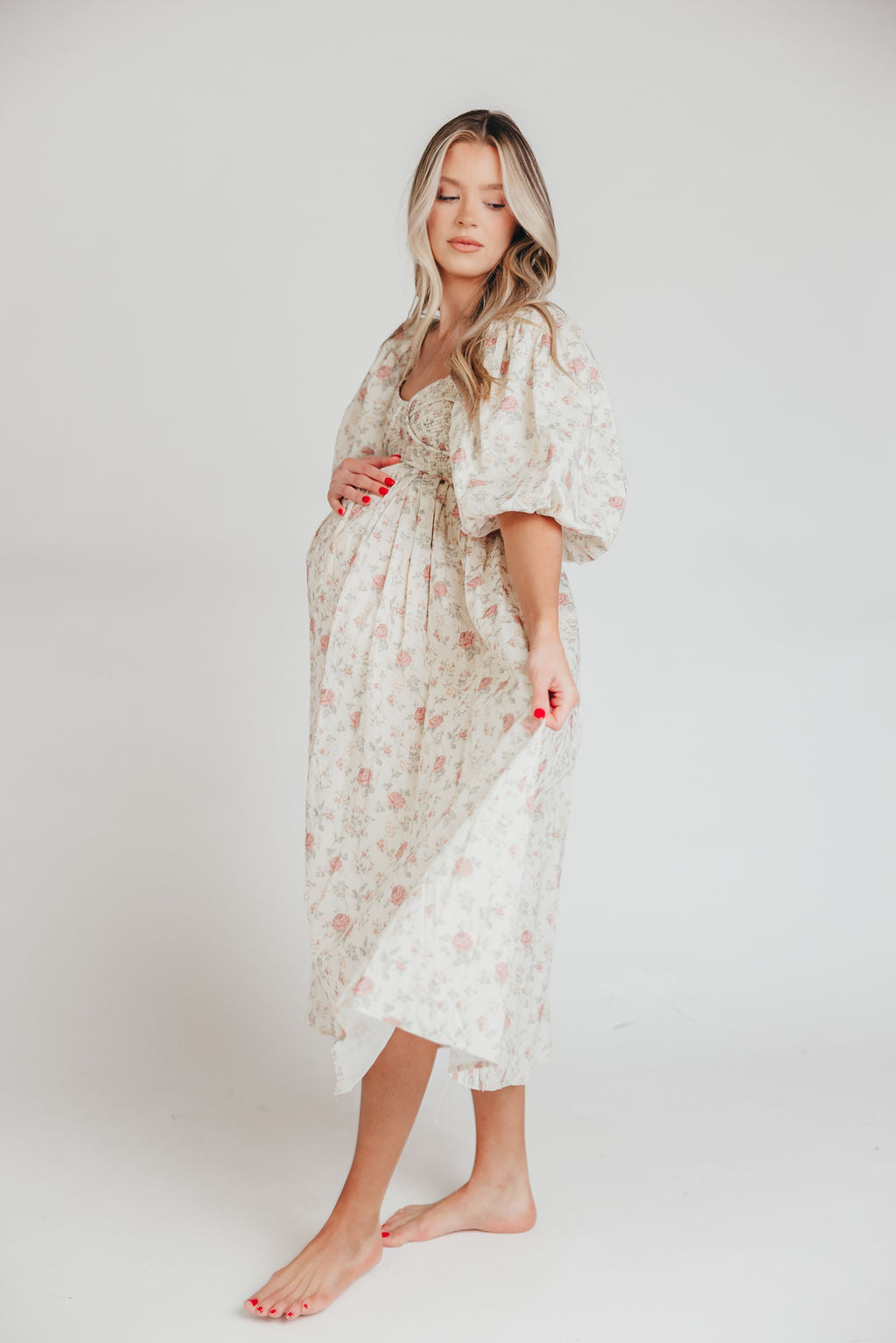 Harlow Maxi Dress in Off White Floral - Bump Friendly Maternity Dress & Inclusive Sizing (S-3XL) | Perfect for Pregnancy, Beach Vacations & Summer Weddings