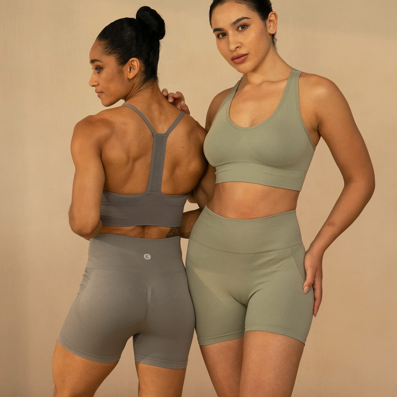Evercute Women's 5-Piece Workout Set - Medium Support Sports Bra & Gym Shorts Size M | Yoga, Running & Fitness Outfit