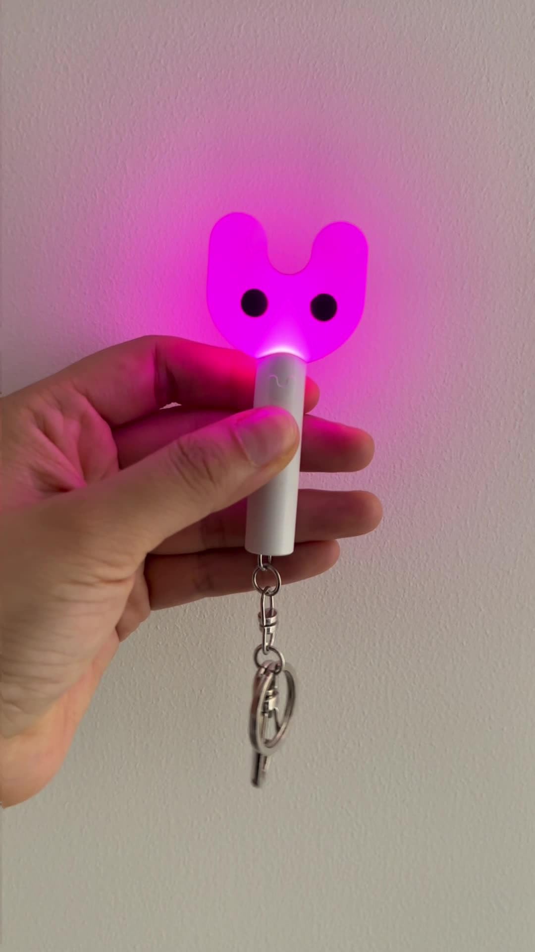 Official Kpop Mini Light Stick Keychain - New Jeans Concert Merch, Fan Gift Collection for BTS, Blackpink & TWICE (Perfect for Concerts, Parties & Kpop Fan Gifts)