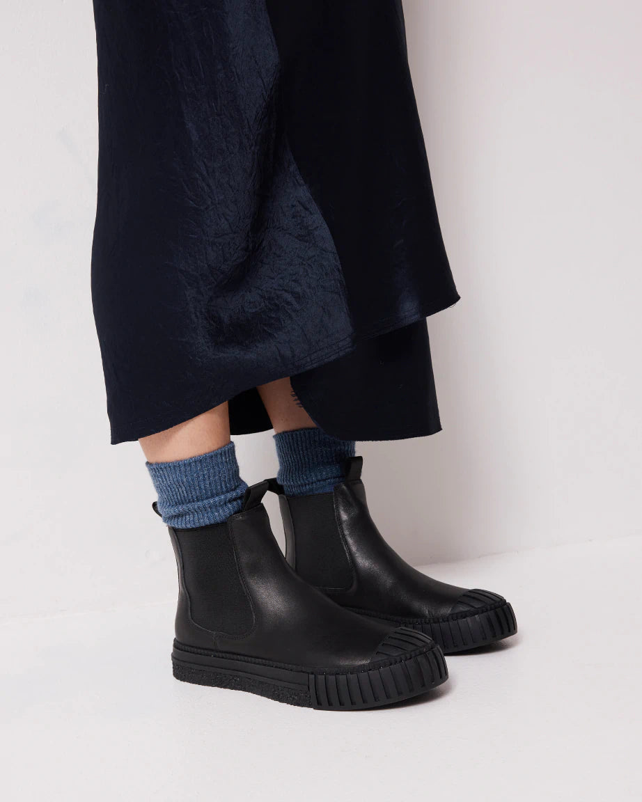 Barbar Chelsea Boots for Men & Women - Black Leather Ankle Boots - Stylish & Comfortable for Casual Outfits, Work & Outdoor Activities