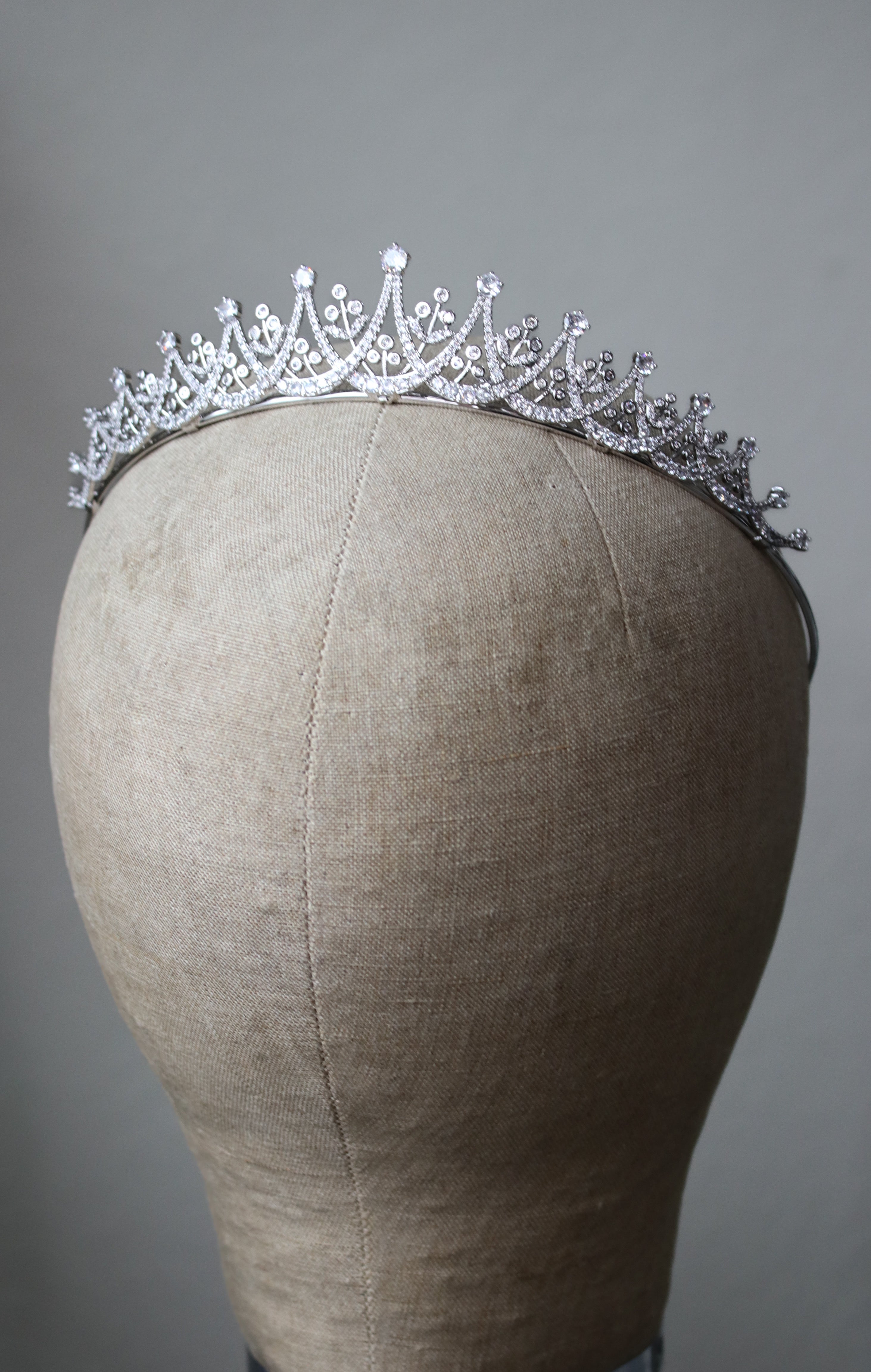 VENEZIA Bridal Tiara - Elegant Wedding Crown for Brides | Perfect for Bridal Showers, Weddings, and Special Occasions