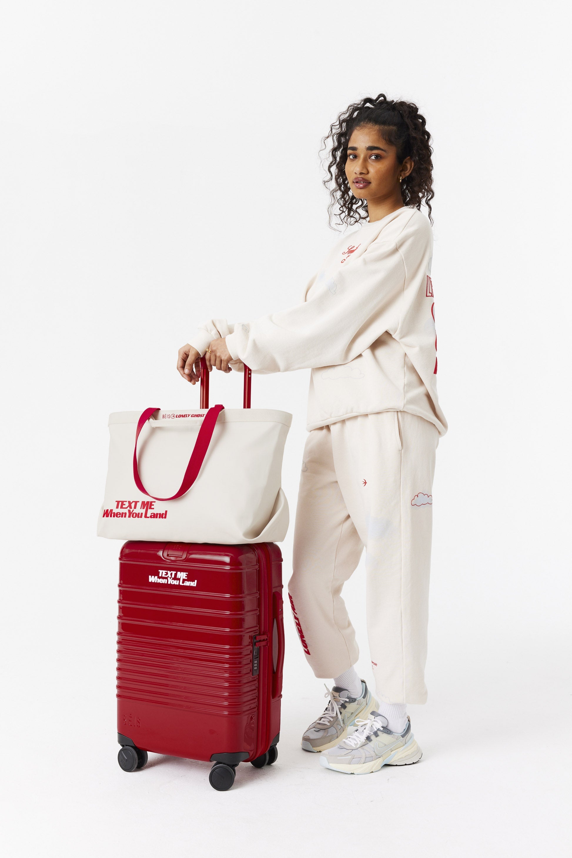 Premium Ghost White Travel Tote Bag - Waterproof & Spacious Carryall for Women | Perfect for Weekend Getaways, Beach Trips & Airplane Travel