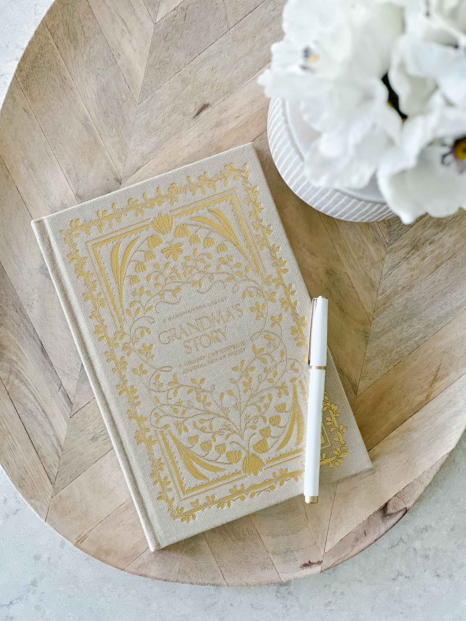 Grandma's Story - Personalized Keepsake Memory Book for Cherished Family Memories | Perfect for Gifts, Scrapbooking & Preserving Family History
