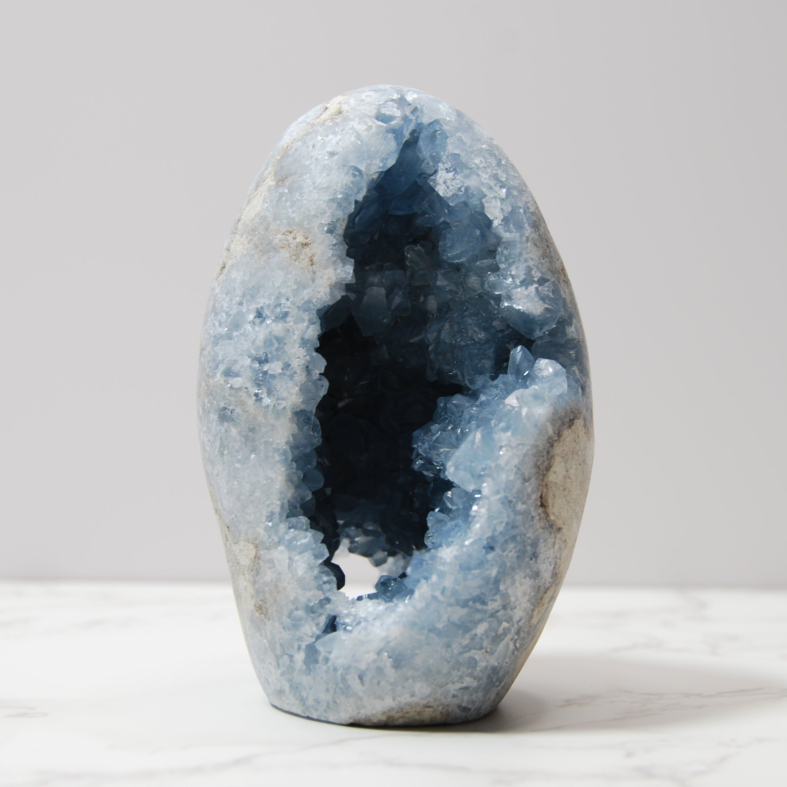 Natural Celestite Free Form Crystal - 1.25kg Healing Stone for Meditation, Energy Work & Home Decor