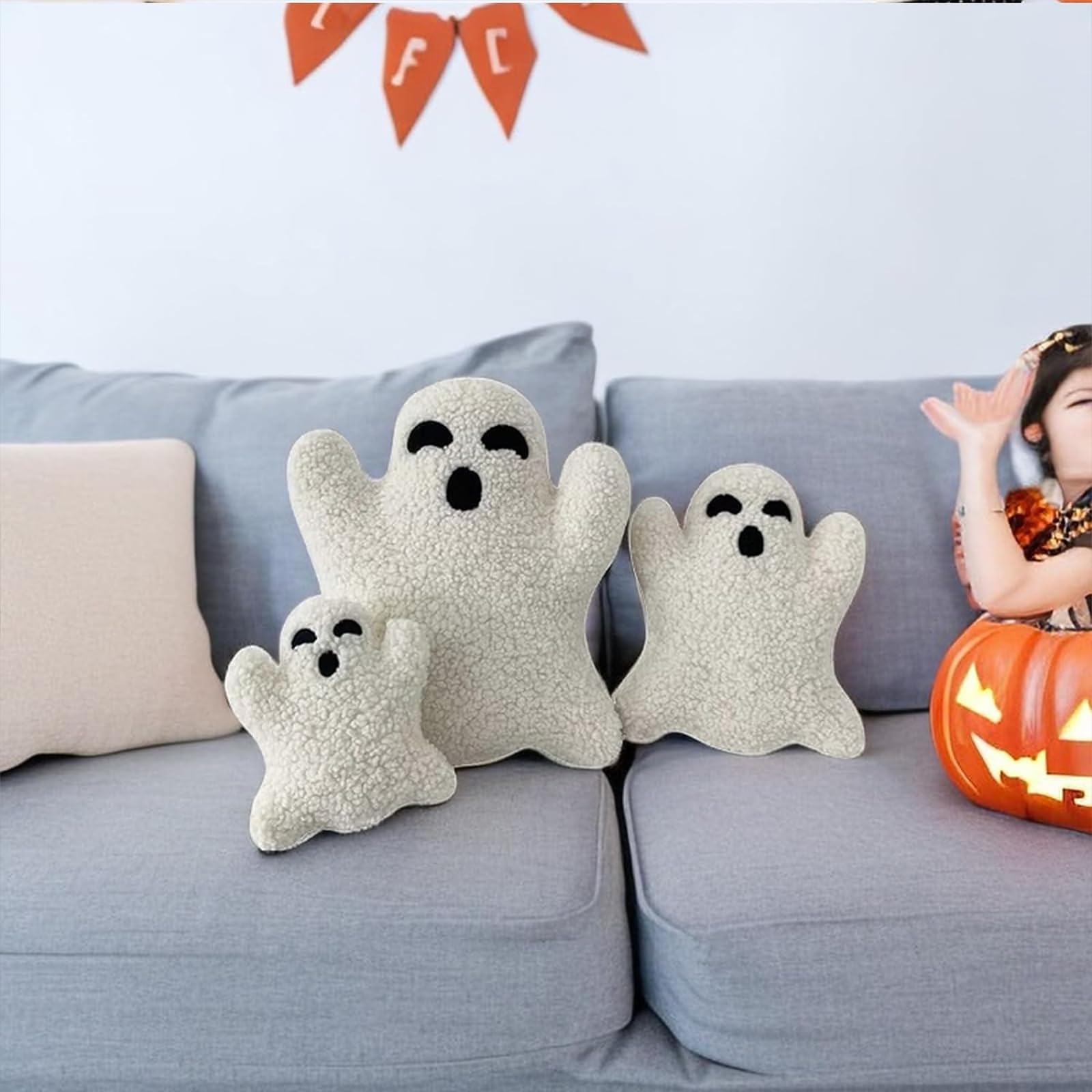 Spooky Halloween Ghost Pillow Set (3PCS) - Soft Plush Ghost-Shaped Throw Pillows for Sofa, Bed & Couch - Cute Decorative Ghost Stuffed Animal for Kids, Holiday Party & Home Decor - Perfect Halloween Gift