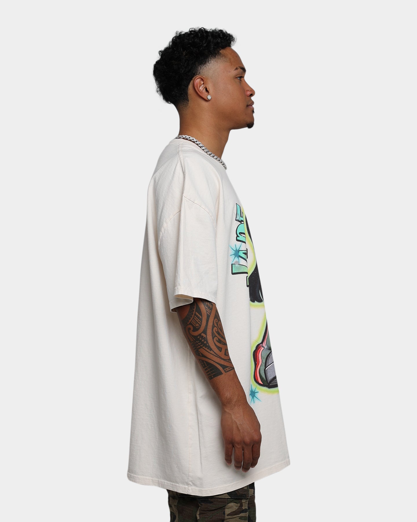 Bratz Jade Vintage Heavyweight T-Shirt - Off White | Retro Graphic Tee for Women | Perfect for Casual Wear, Street Style & 90s Fashion Lovers