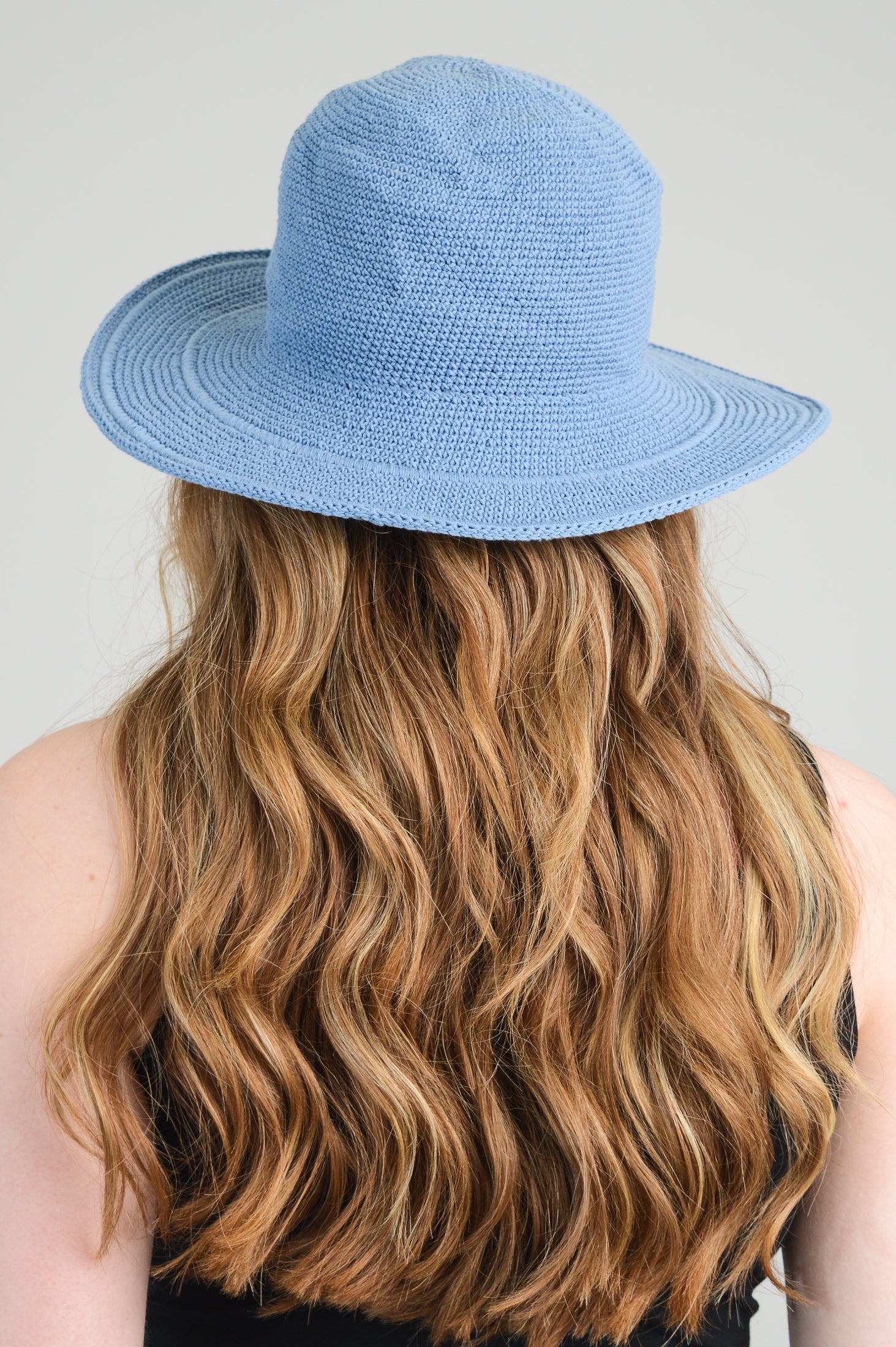 Stylish Cotton Denim Hat for Men & Women - Fashionable Adjustable Baseball Cap for Outdoor Activities, Travel, and Casual Wear