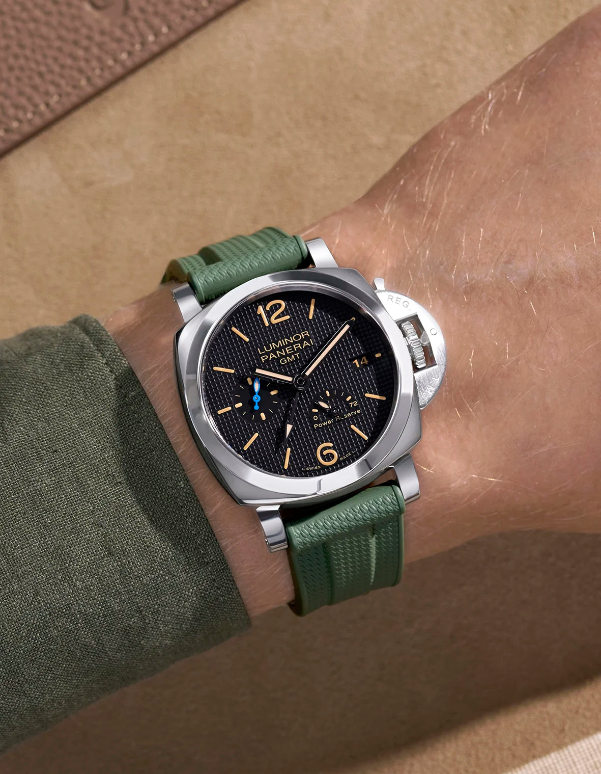 Premium Vertech FKM Rubber Watch Bands for Panerai Luminor - Durable, Waterproof Replacement Straps - Perfect for Diving, Swimming & Outdoor Adventures