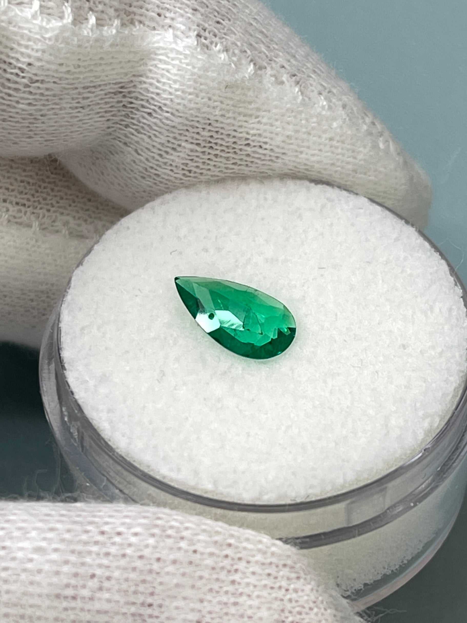 0.57 Carat 9x5mm Rich Green Natural Loose Colombian Emerald Pear Cut Gemstone for Jewelry Making, Engagement Rings & Luxury Gifts
