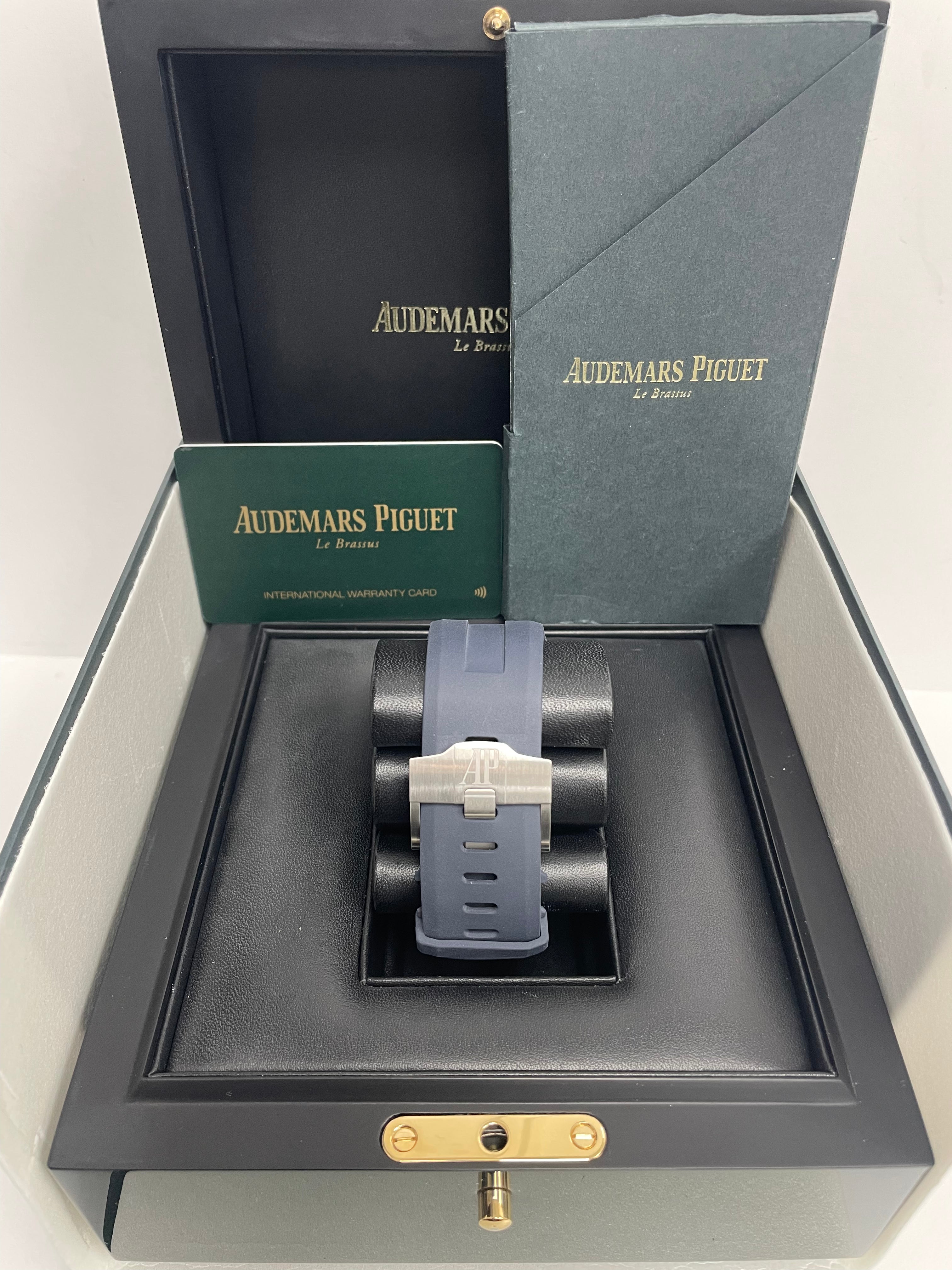 Audemars Piguet Royal Oak Offshore Diver Men's Watch - Blue Dial Stainless Steel 15720ST.OO.A027CA.01 - Luxury Dive Watch for Water Sports & Formal Occasions