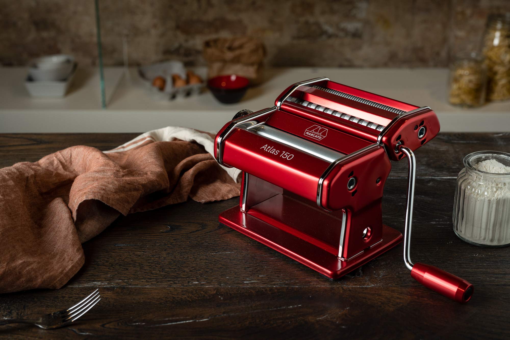 Marcato Atlas 150 Pasta Machine - Italian Made Stainless Steel Pasta Maker with Cutter & Hand Crank - Perfect for Homemade Pasta, Ravioli & Noodles - Kitchen Essentials for Italian Cuisine Lovers