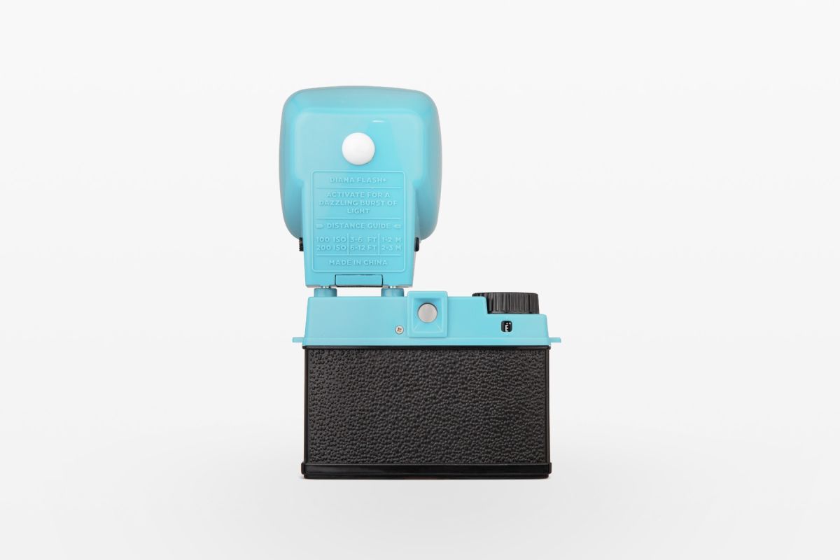 Lomography Half Frame Lomourette Camera - Vintage Style 35mm Film Camera for Creative Photography | Perfect for Travel, Street & Artistic Shots