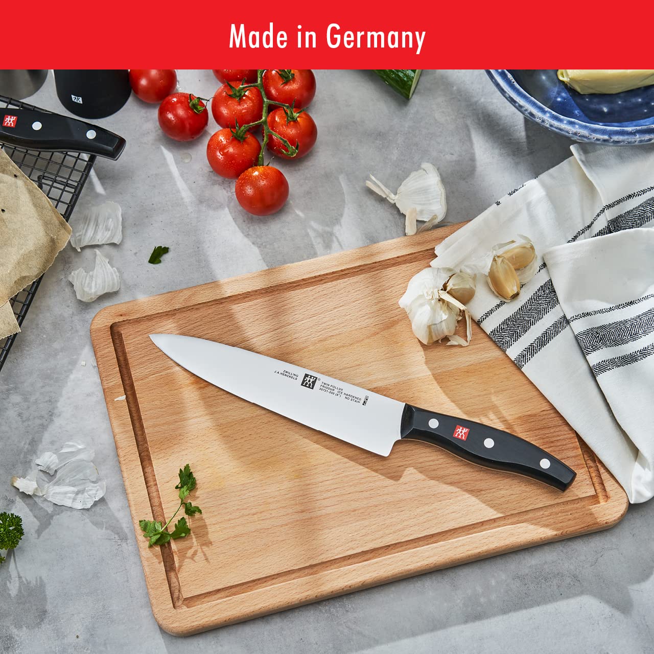 ZWILLING Twin Signature 11-Piece German Knife Set with Block - Razor-Sharp Professional Kitchen Knives Made in Germany | High-Performance Special Formula Steel | Dishwasher Safe | Perfect for Home Chefs, Cooking Enthusiasts & Professional Kitchens