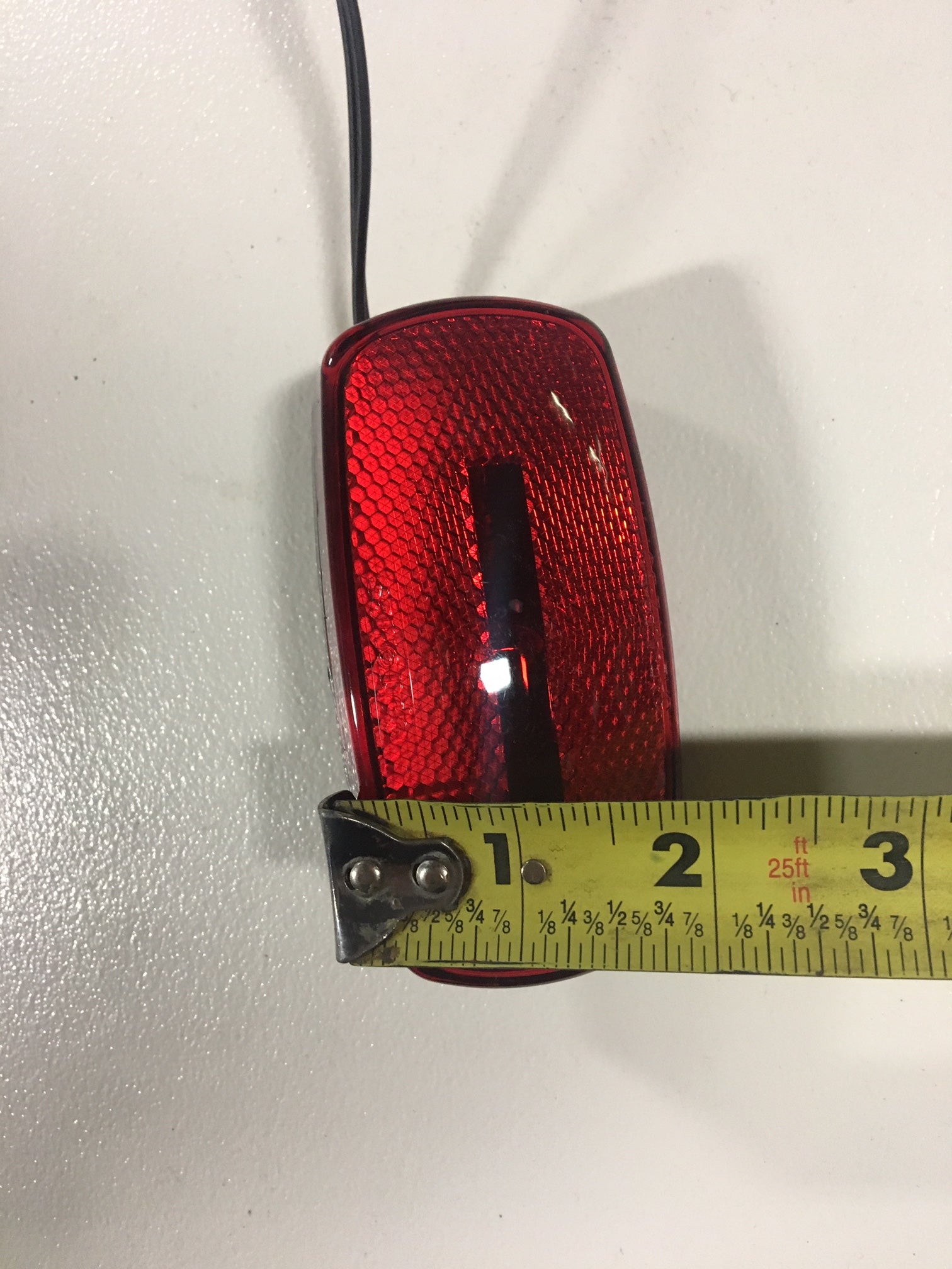 Oval Red Light with Black Base - MC32RBB - Perfect for Home, Office, and Commercial Spaces