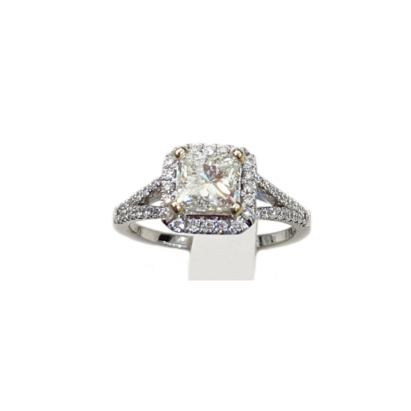 18K White Gold Diamond Ring for Women - Elegant Solitaire Engagement & Wedding Band - Perfect for Proposals, Anniversaries & Special Occasions