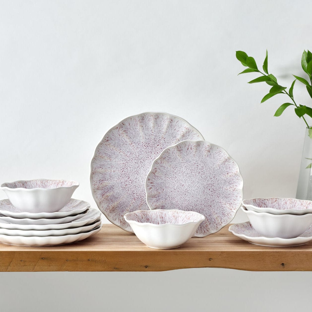 Isla 12-Piece Dinnerware Set - Porcelain Dinner Plates, Bowls & Mugs for 4 People - Elegant Tableware for Family Dining, Dinner Parties & Restaurant-Style Meals at Home