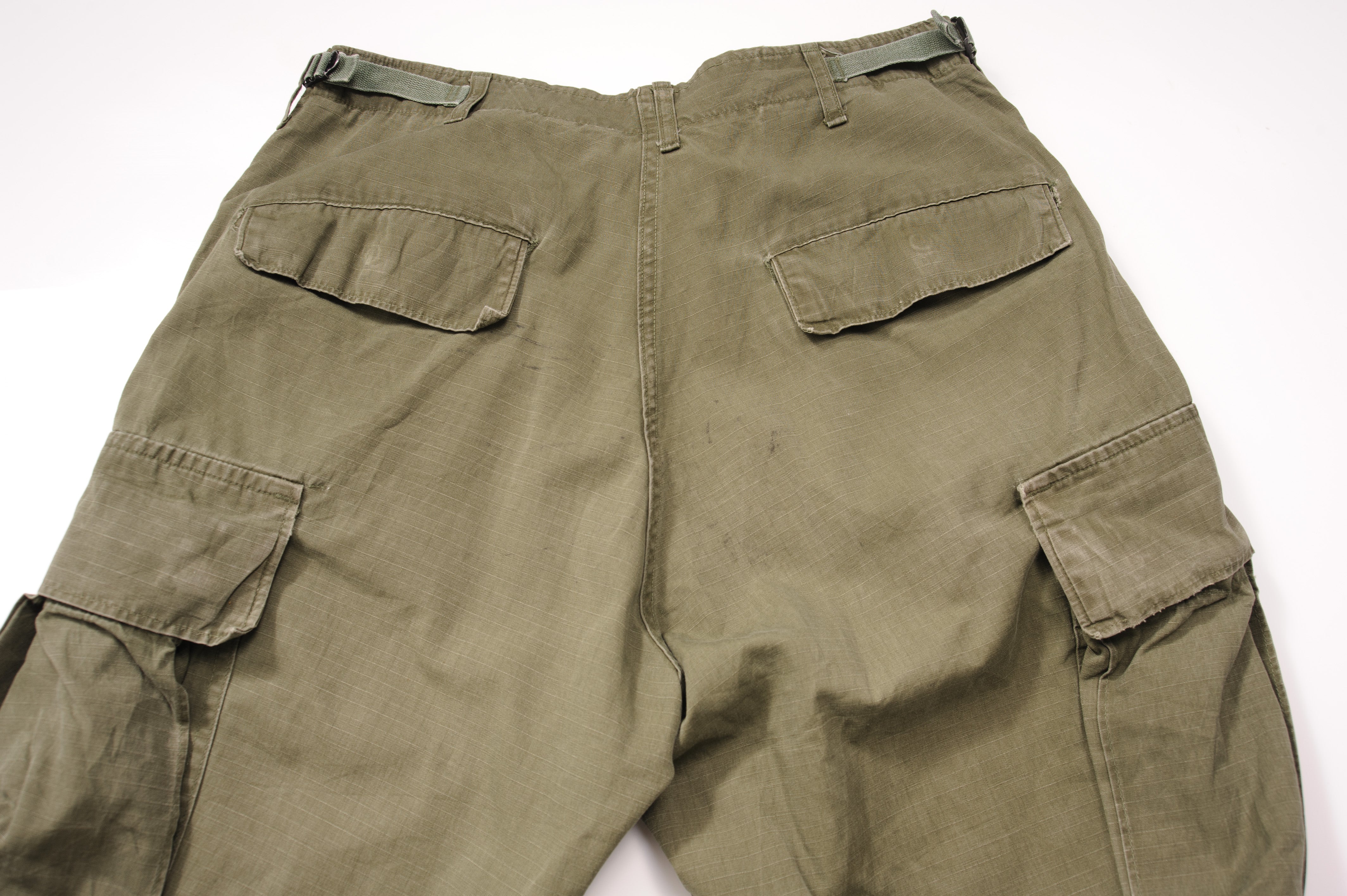 US Army Field Trousers Pants - Ripstop Poplin Vietnam War Military Pants (1969) - Size 30x32 Small Long - Durable Tactical Pants for Outdoor Activities, Hiking, Camping & Military Reenactments