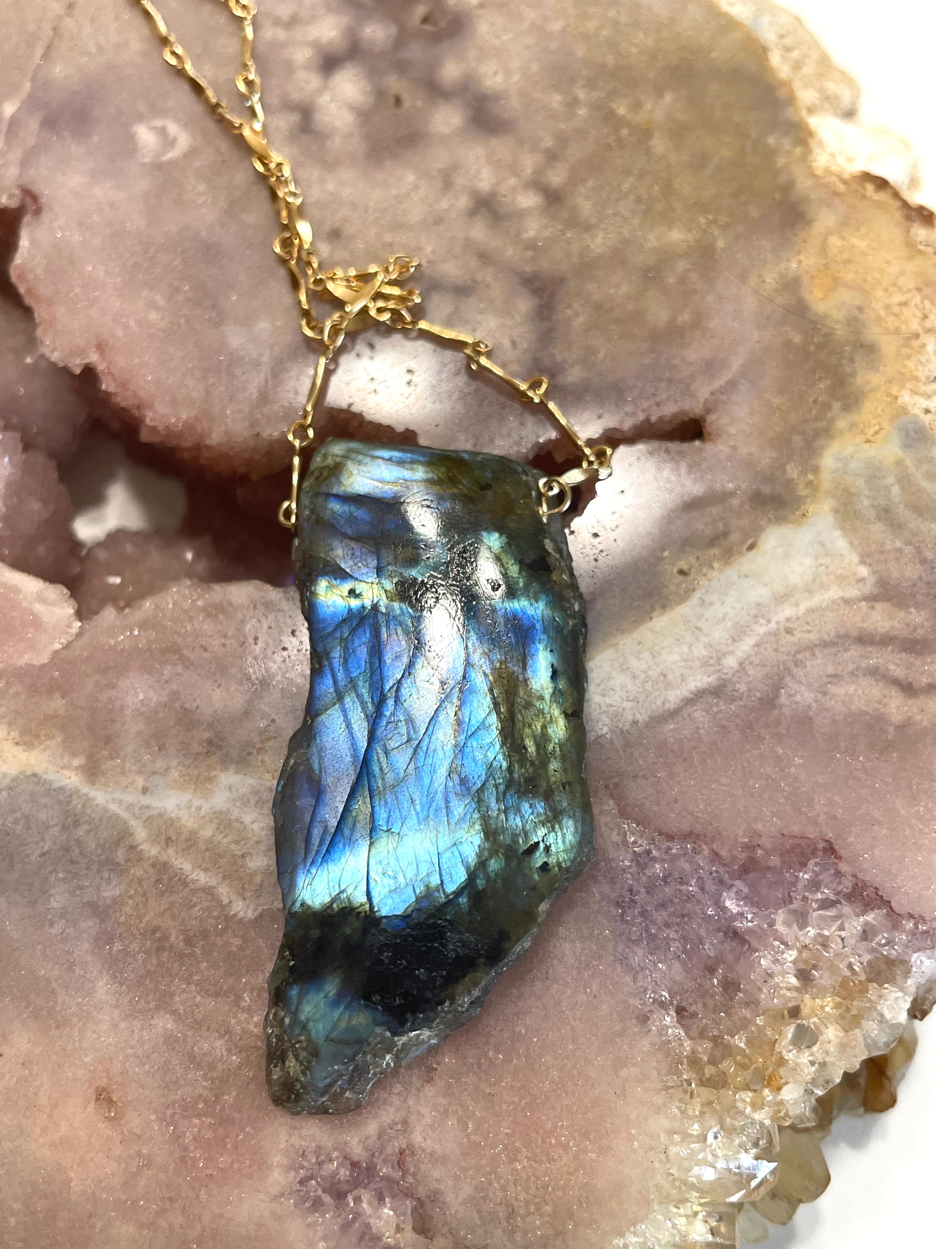 Stunning Large Labradorite Statement Necklace for Women – Elegant Healing Crystal Jewelry for Spiritual Protection & Energy Balance | Perfect for Meditation, Yoga, Boho Fashion & Special Occasions