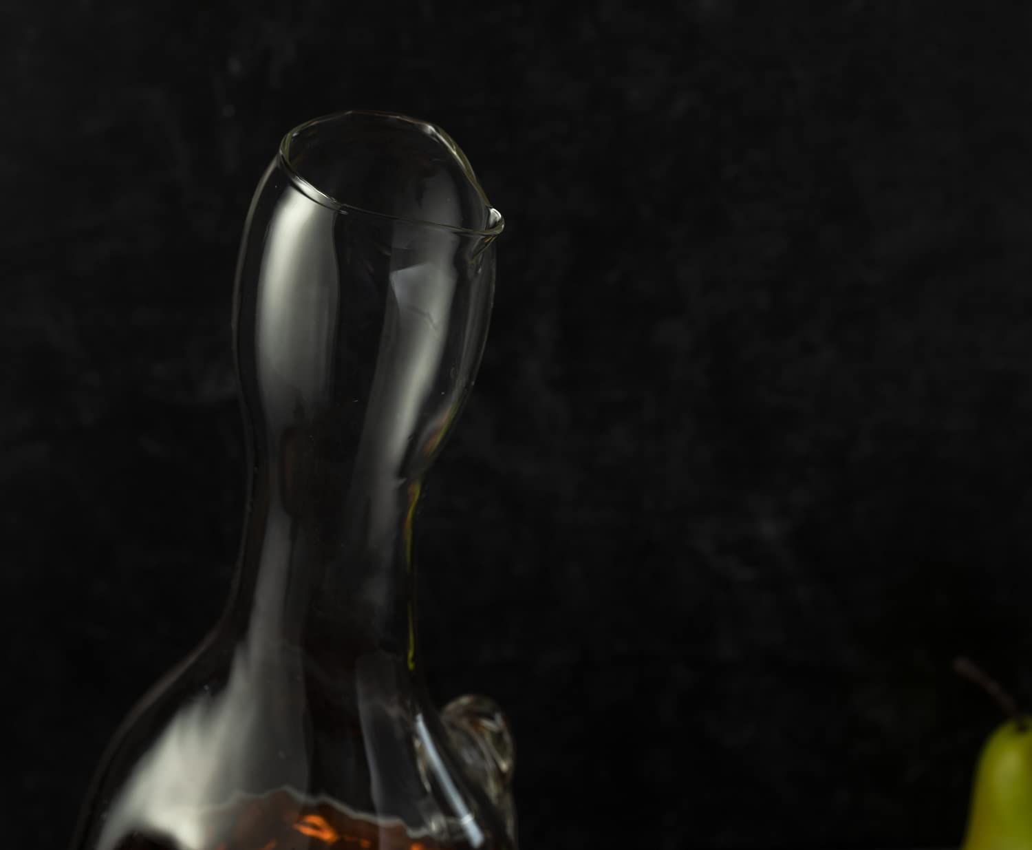 Premium Rooster-Shaped Glass Decanter Set - 500ml Whiskey & Wine Decanter with 2 Matching Glasses - Perfect for Scotch, Bourbon, Vodka & Spirits - Ideal Gift for Whiskey Enthusiasts & Home Bar Decor - Great for Parties, Gifting & Whiskey Tasting Events