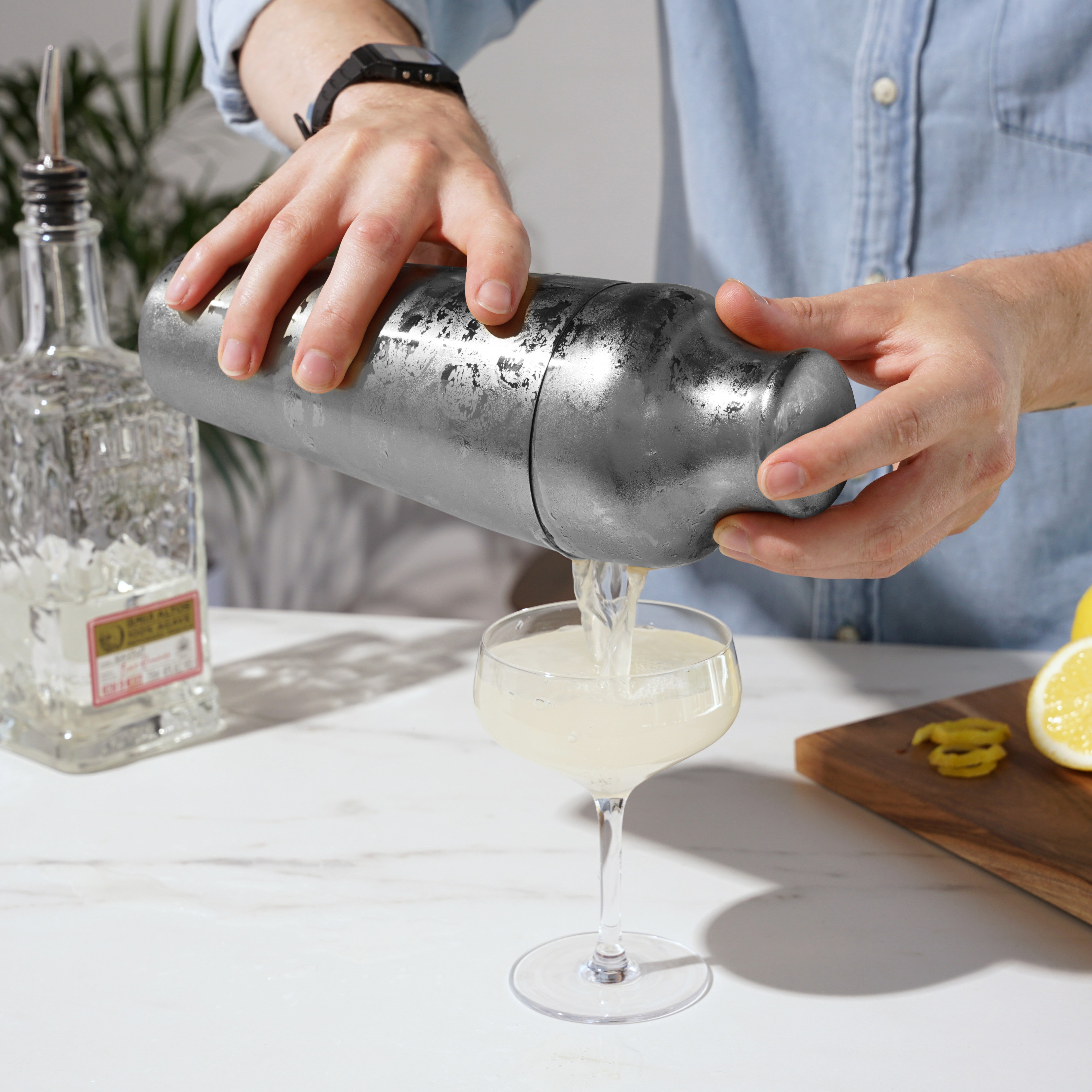 Premium Harrison Parisian Cocktail Shaker Set - 28oz Stainless Steel Bar Mixing Tools for Martini, Margarita & Mojito - Perfect for Home Bars, Parties & Professional Bartenders