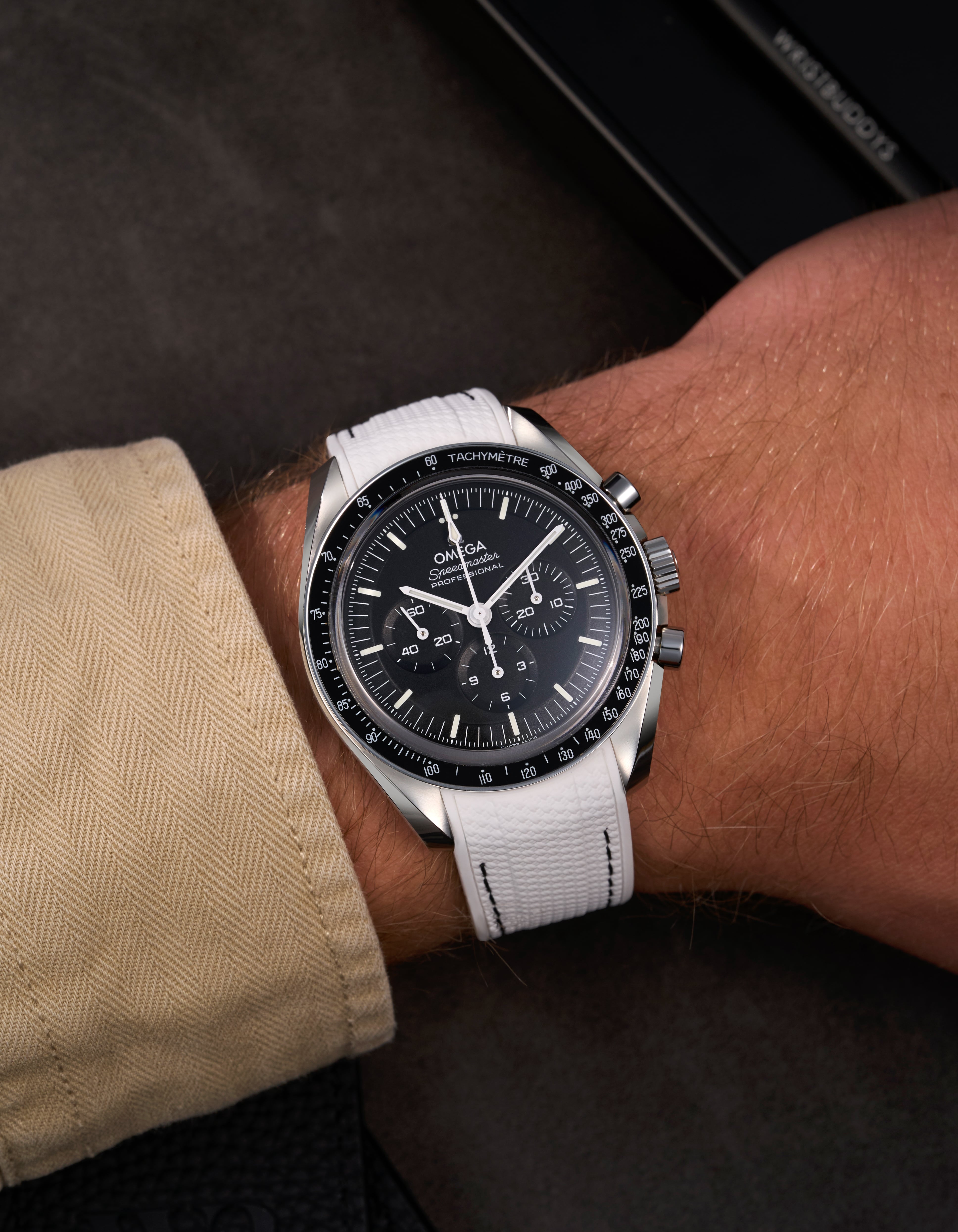 Vertech Premium Rubber Watch Band for Omega Speedmaster - Durable, Comfortable Replacement Strap for Men's Watches - Perfect for Swimming, Diving & Everyday Wear