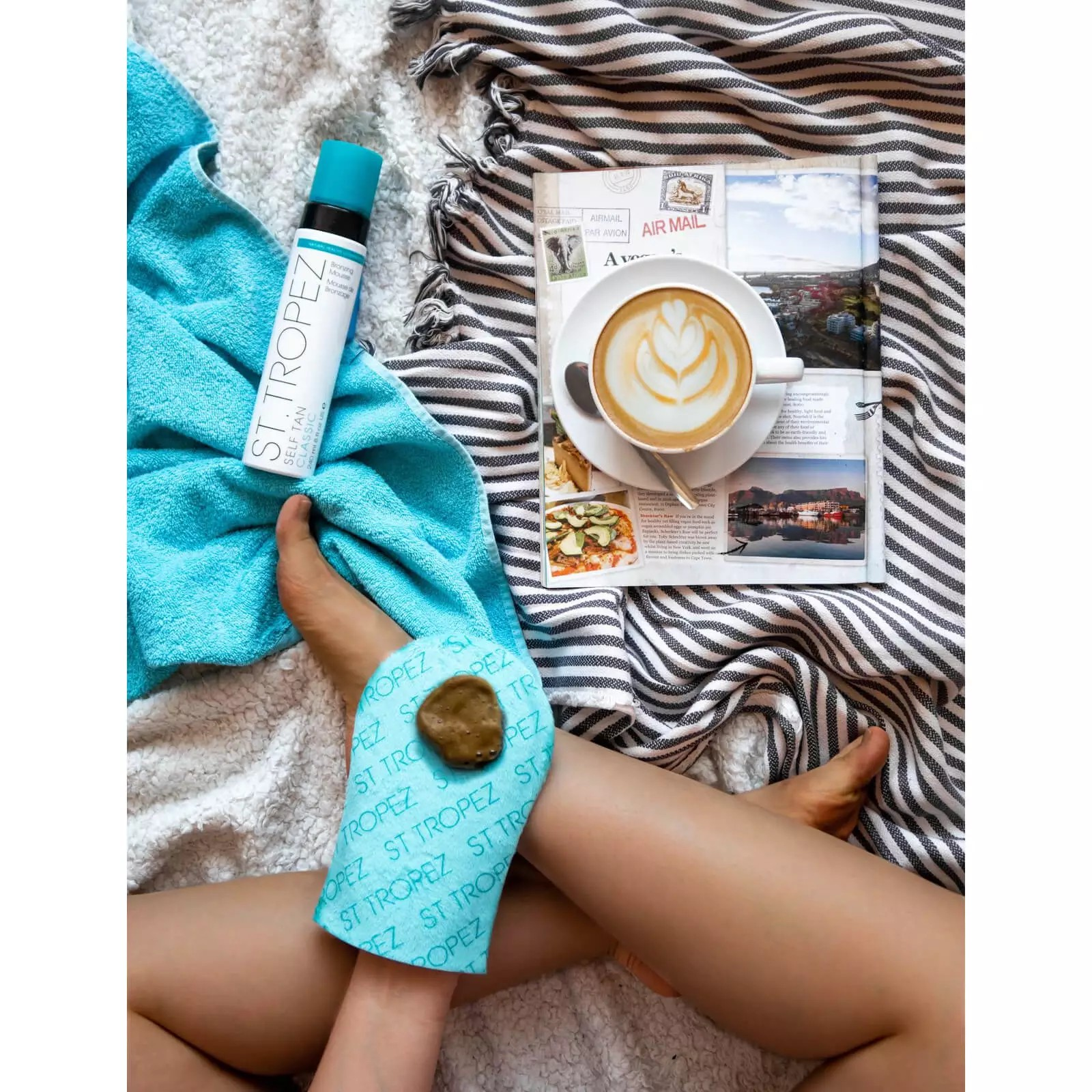 St. Tropez Classic Bronzing Mousse - Self Tanning Lotion for Natural-Looking Tan - Perfect for Beach, Vacation & Everyday Glow