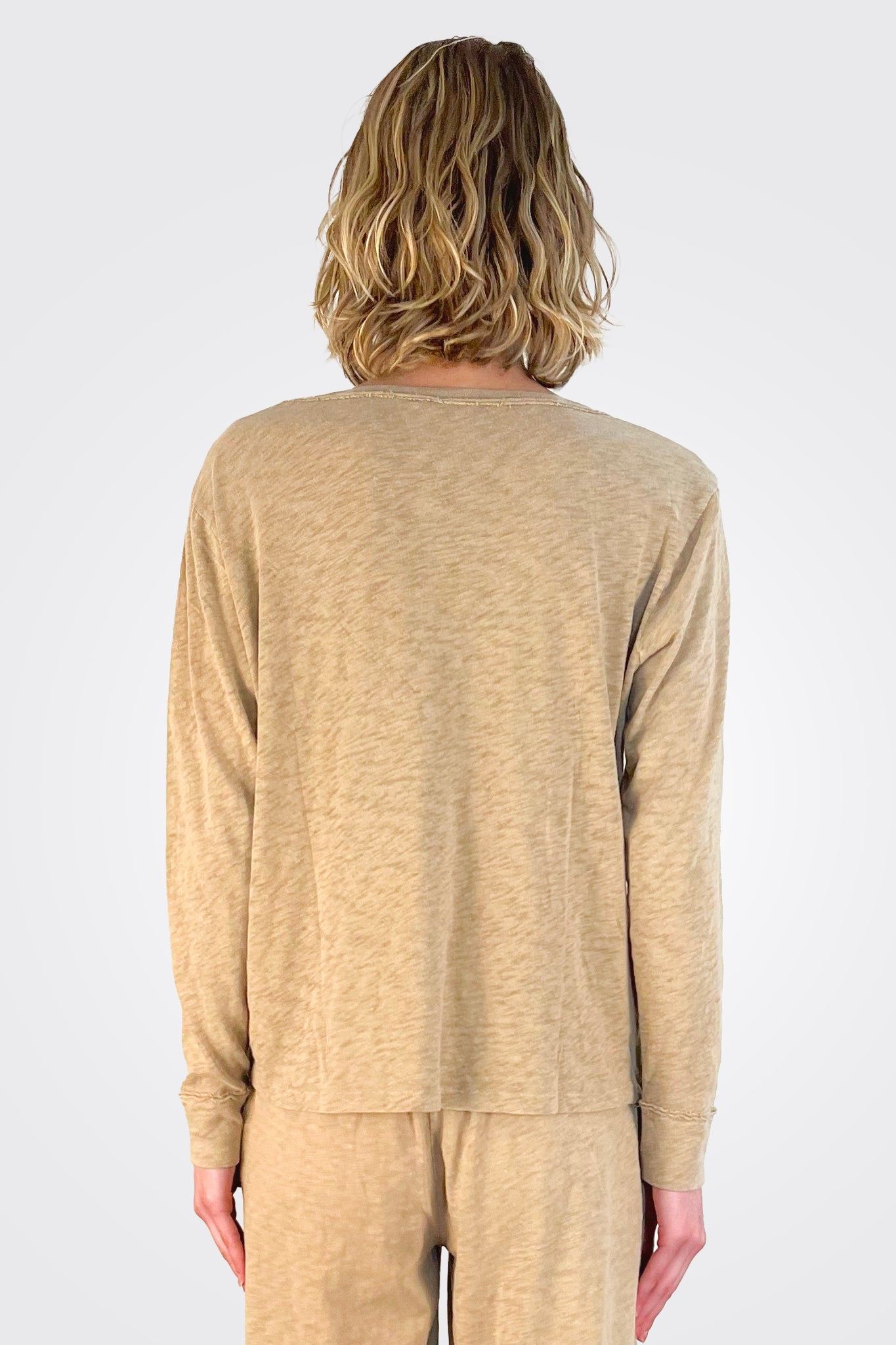 Billie Boyfriend Long Sleeve Tee for Women - Soft Cotton Relaxed Fit Khaki Shirt - Perfect for Casual Outings & Layering