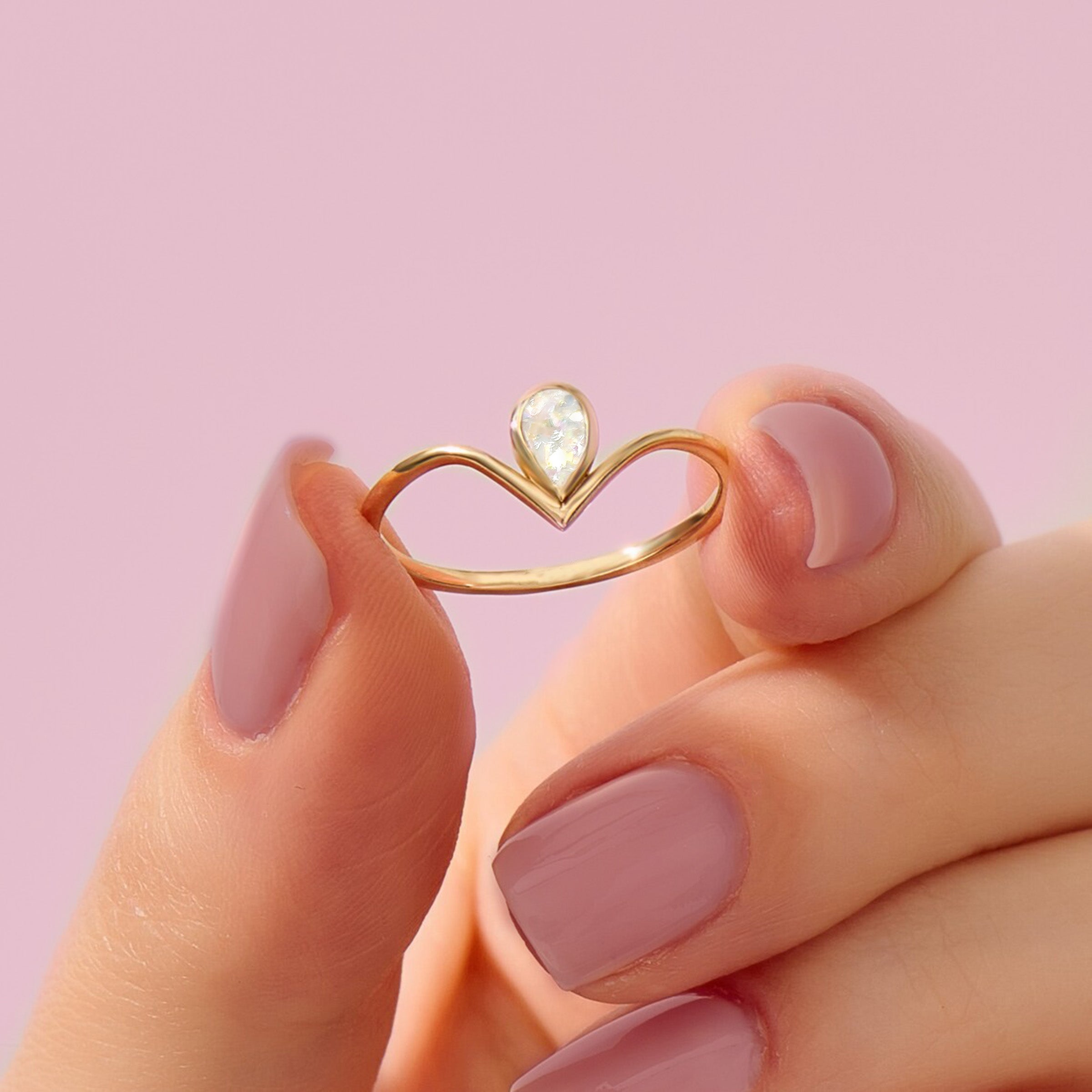 Ashes Ring - Elegant Memorial Jewelry for Loved Ones | Perfect for Remembrance, Sympathy Gifts & Special Occasions