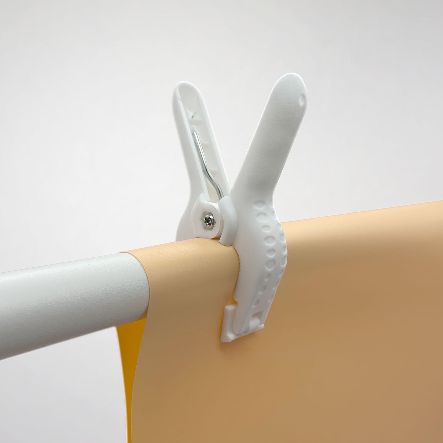 LimoStudio (6 Pack) 4.5 Inch White Spring Clamps for Studio Photography, Canvas Painting, Muslin Backdrops, Paper Crafts & Woodworking - Heavy Duty Clamping Clips with Flexible Teeth & Comfortable Grip (AGG3355) - Perfect for DIY Projects, Art Studios & Home Workshops